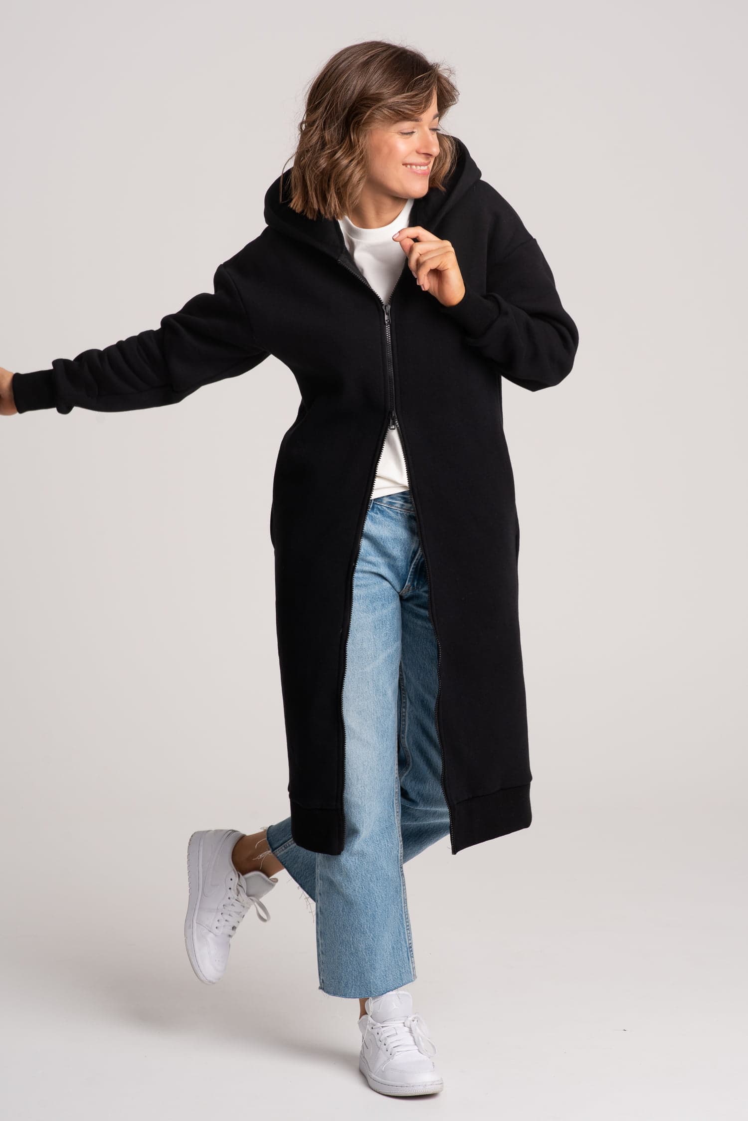 Czarna zasuwana bluza DŁUGA HISTORIA - zdjęcie 3