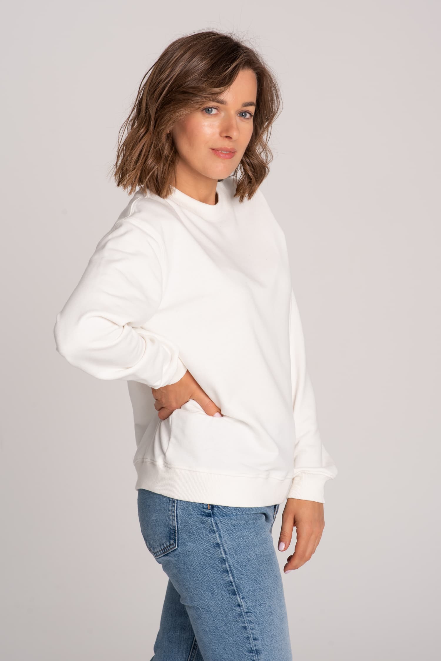 Biała bluza damska NIEzwykła - zdjęcie 5