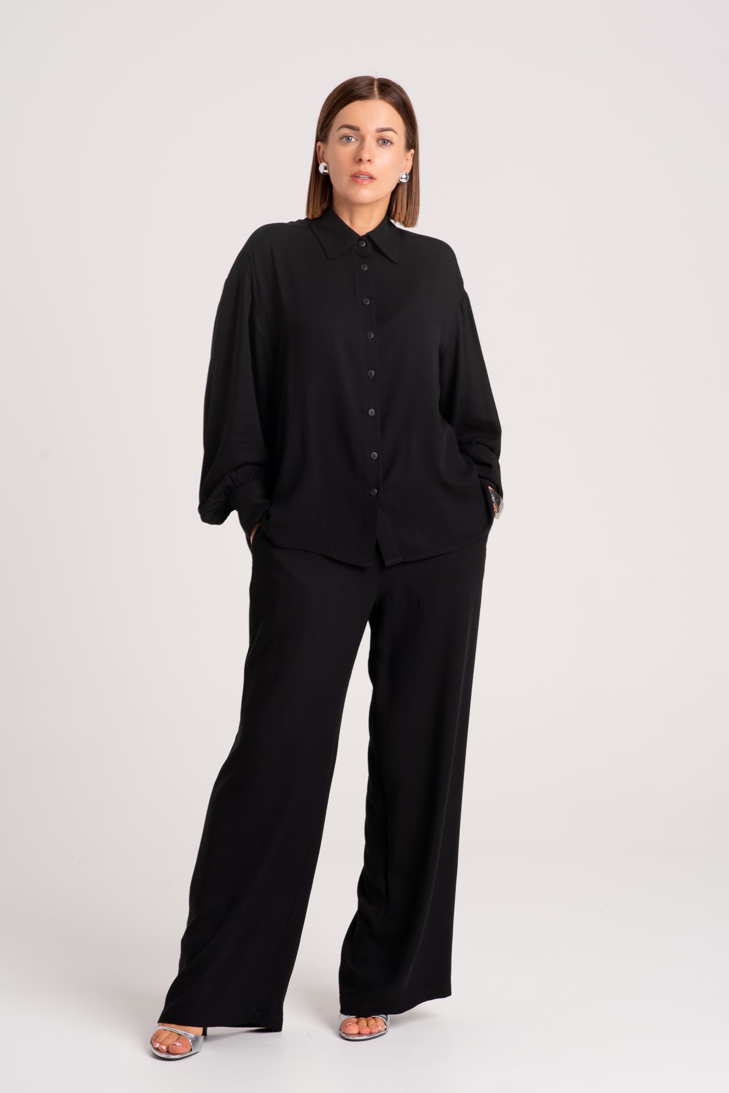 Czarne szerokie spodnie z wiskozy Aurora