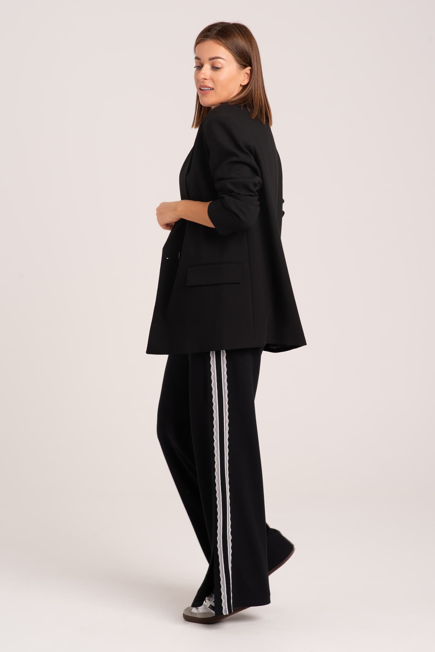 Czarne spodnie z lampasami Brigitte - zdjęcie 3