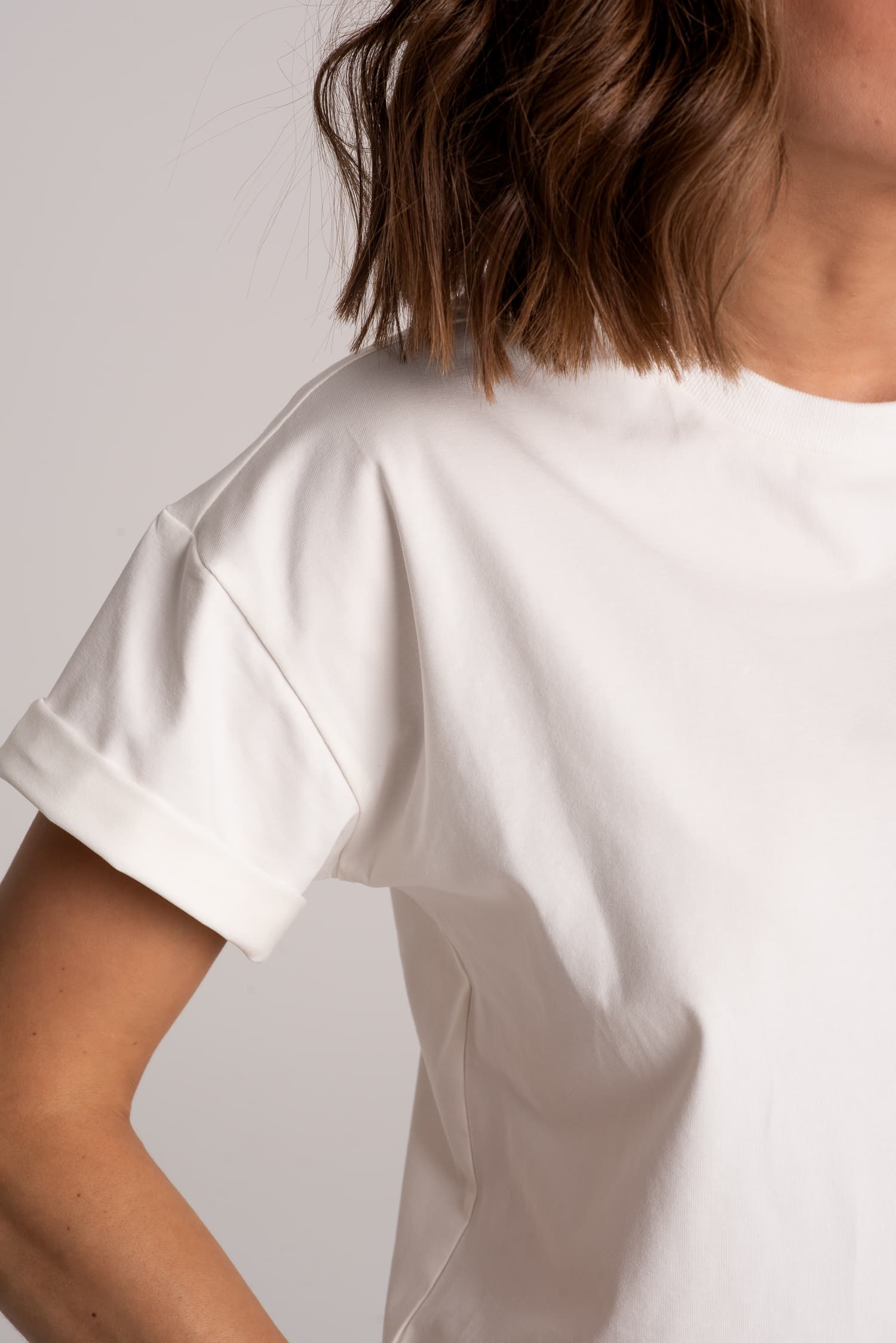 T-shirt klasyczny BASIC – biały - zdjęcie 5