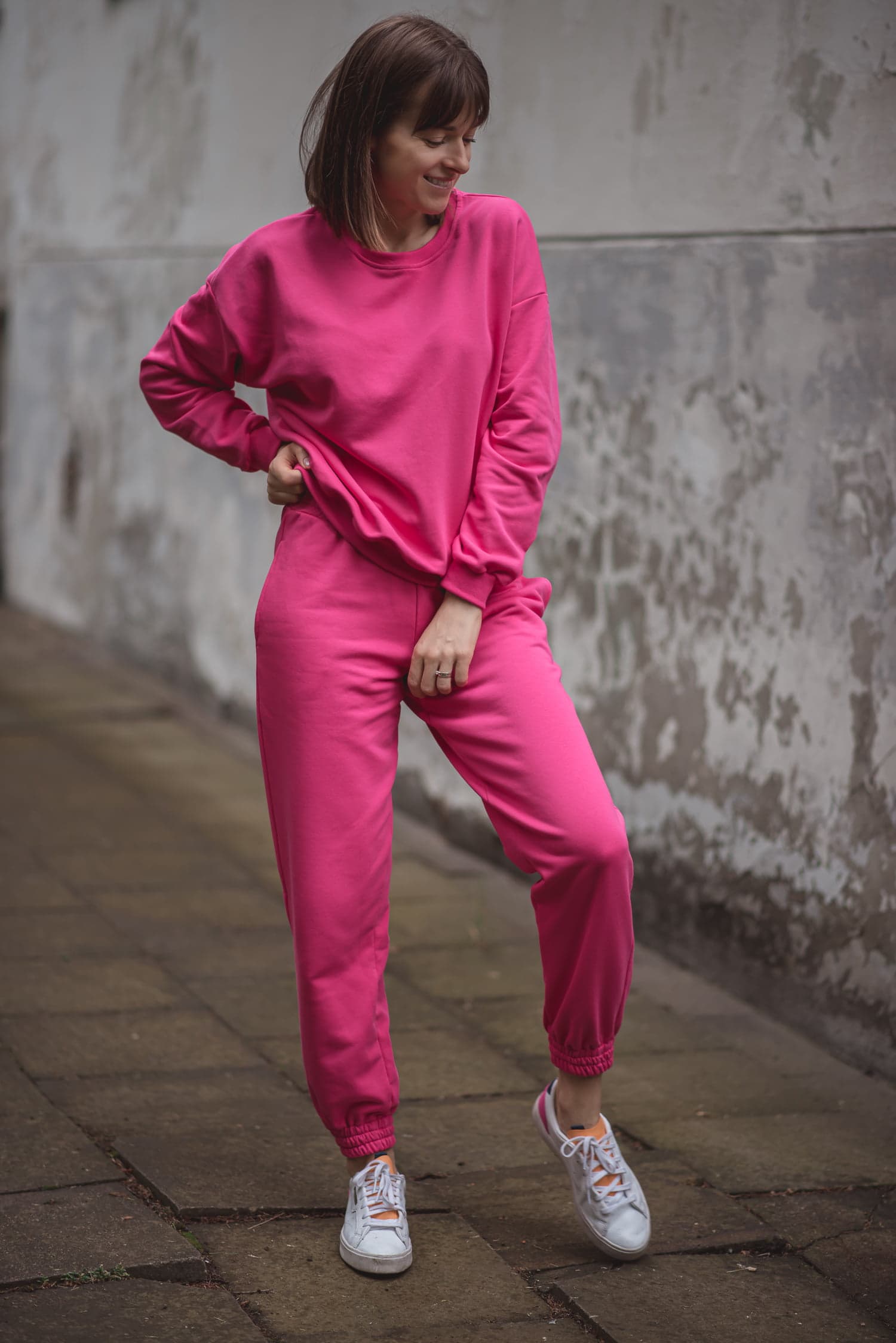 Dresy damskie: bluza + spodnie – fuksja - zdjęcie 2