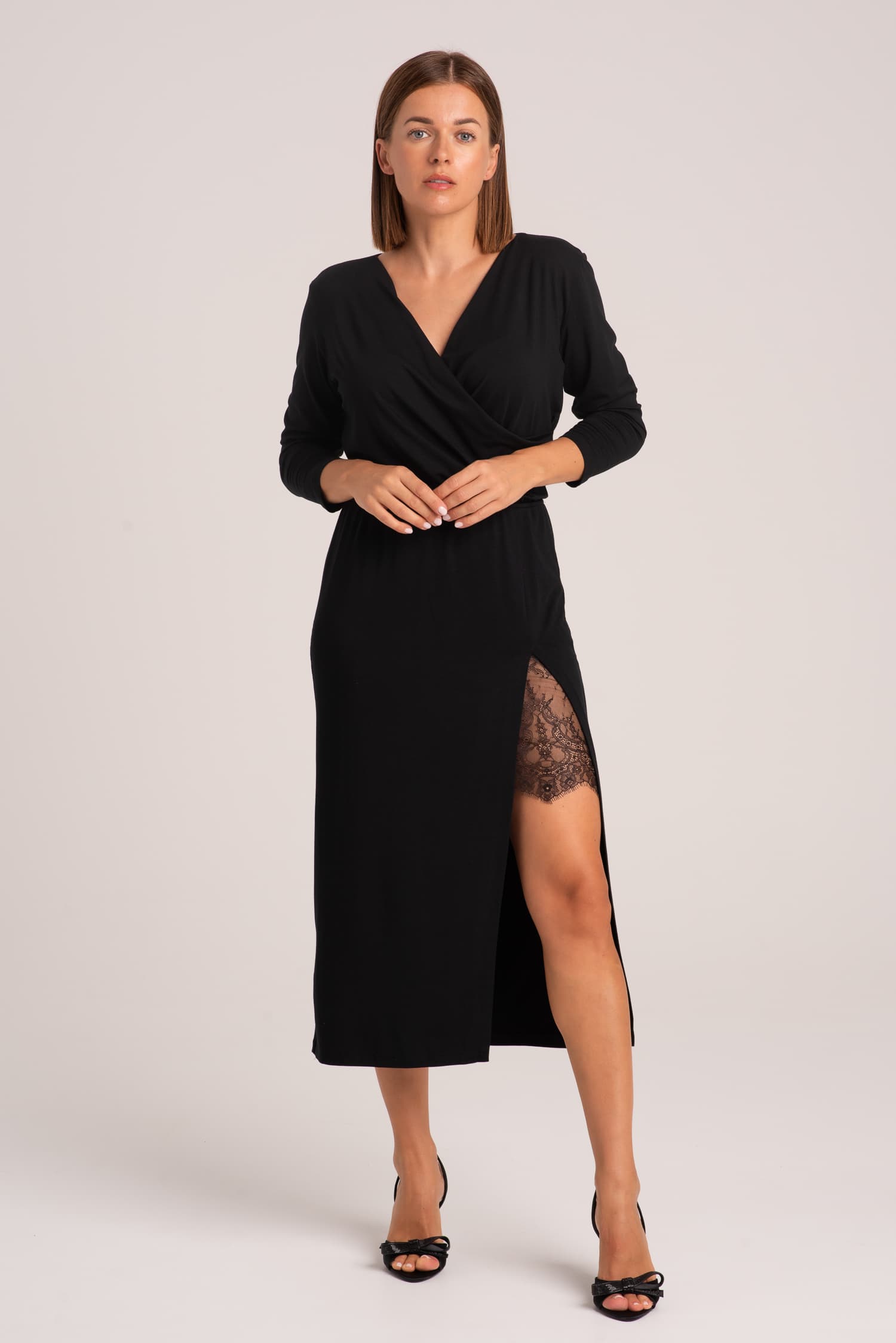 Czarna sukienka z koronką Charlie - zdjęcie 1