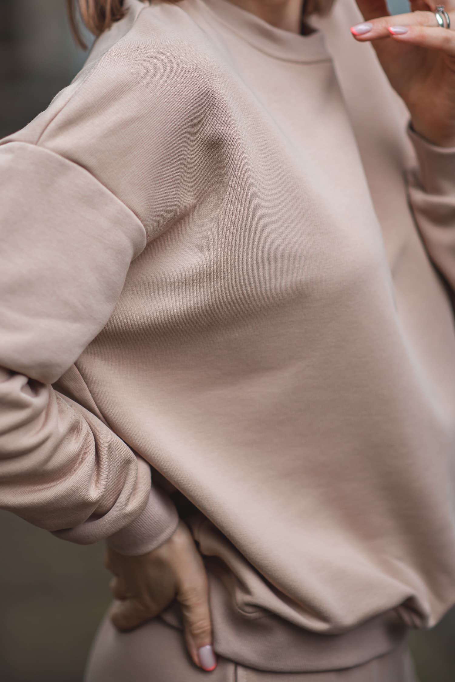 Dresy damskie: bluza + spodnie – beż - zdjęcie 3