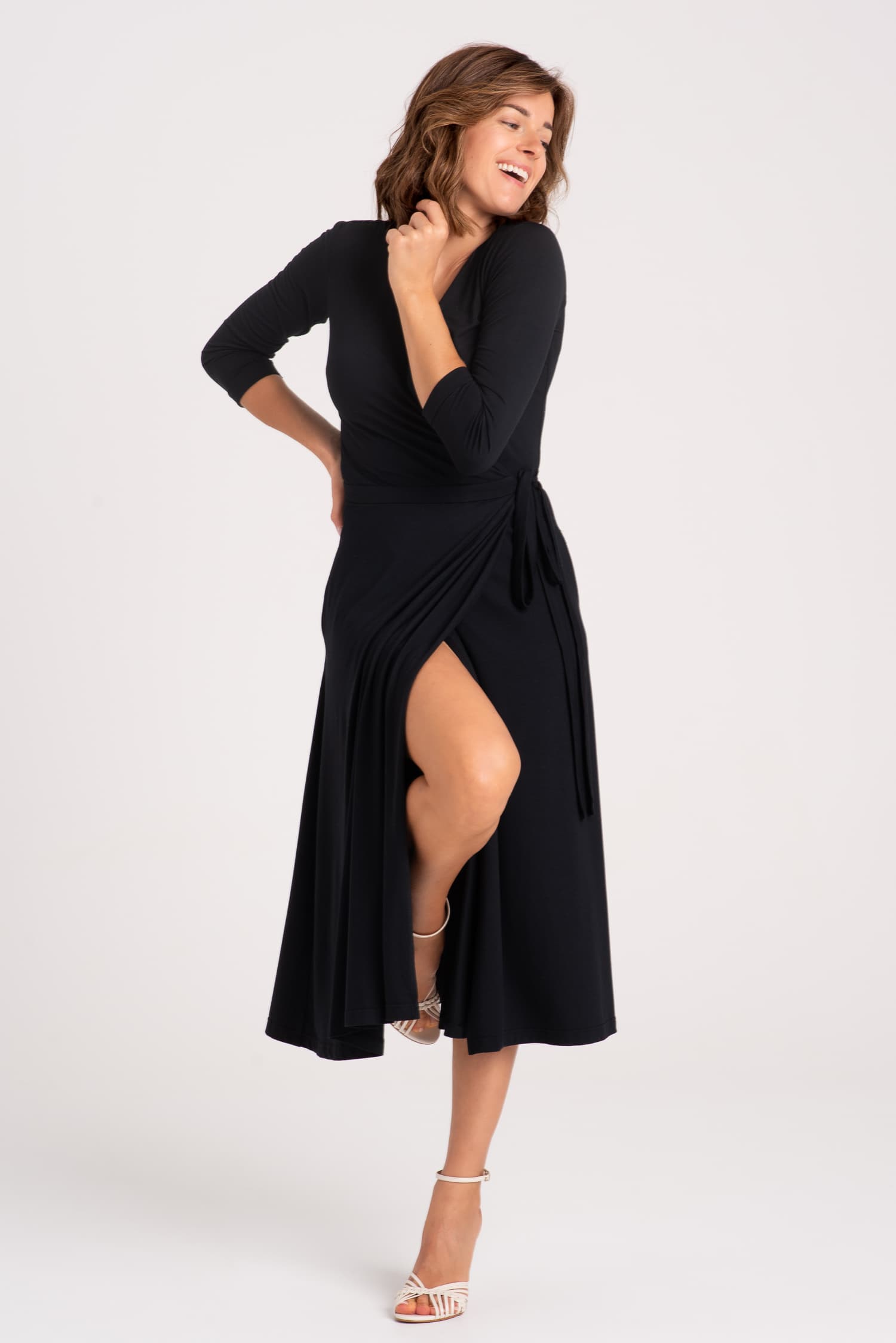 Czarna sukienka kopertowa z modalu Red