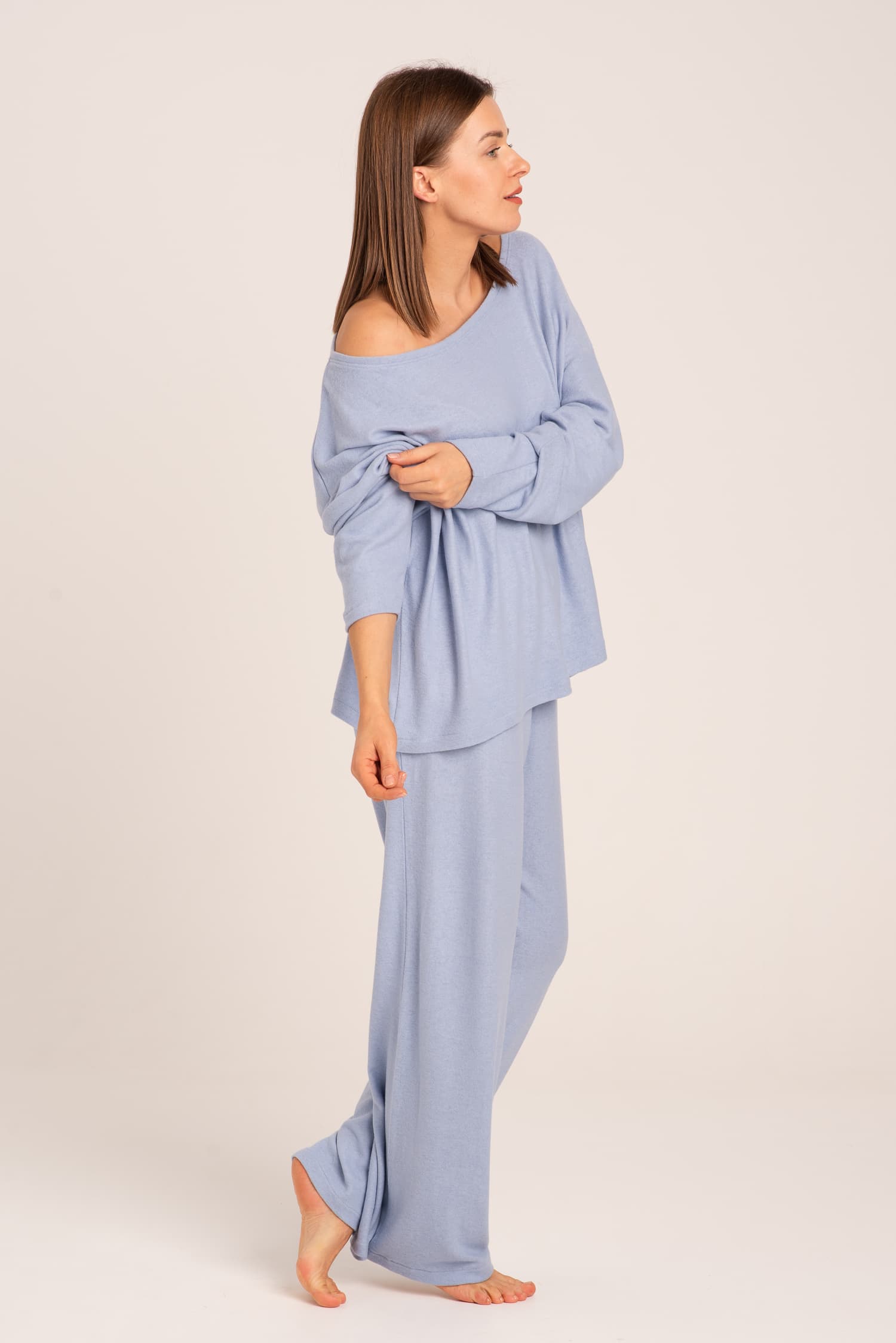 Błękitne luźne spodnie z szerokimi nogawkami Clara - zdjęcie 3