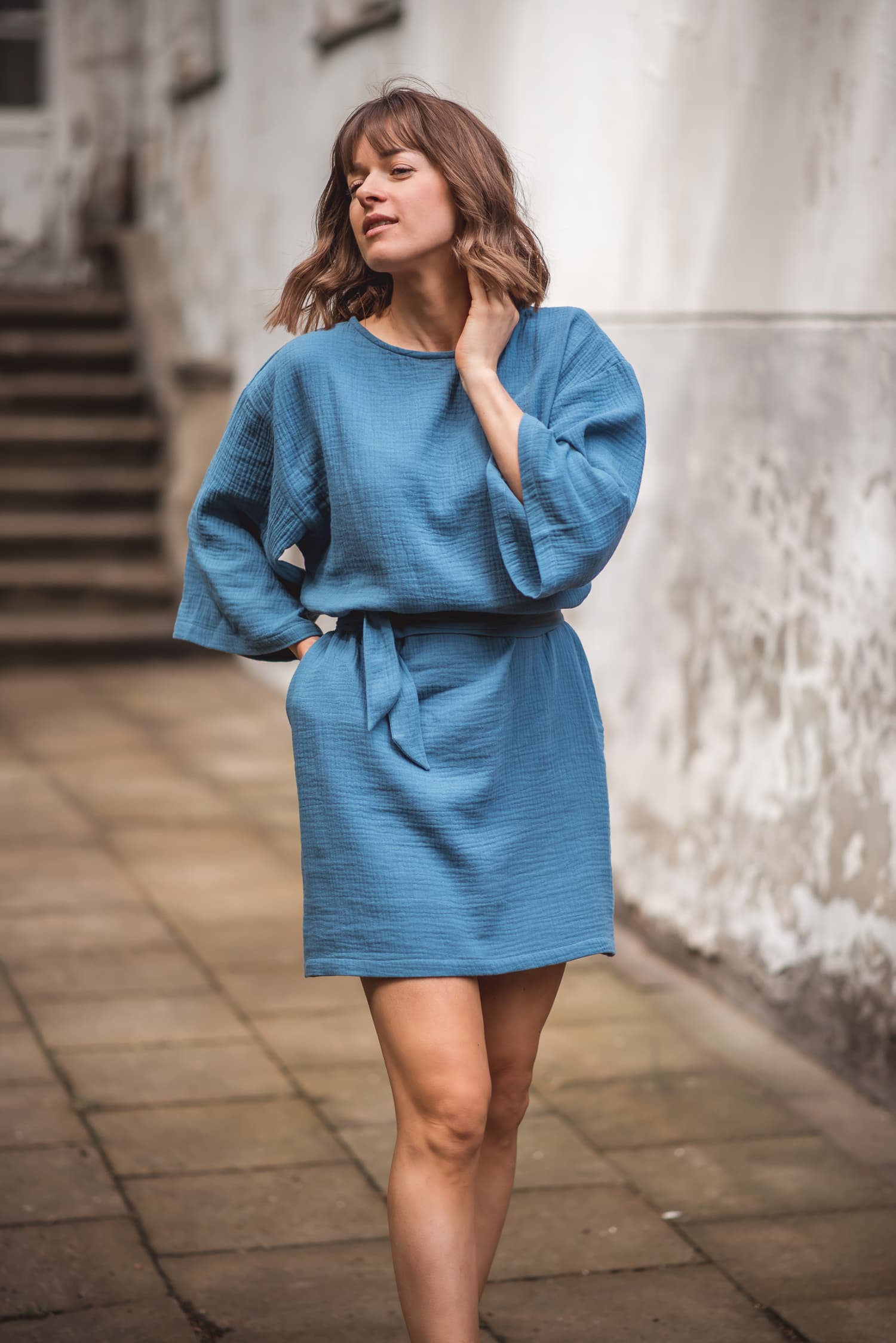 Sukienka muślinowa MAGIC niebieska - widok 2