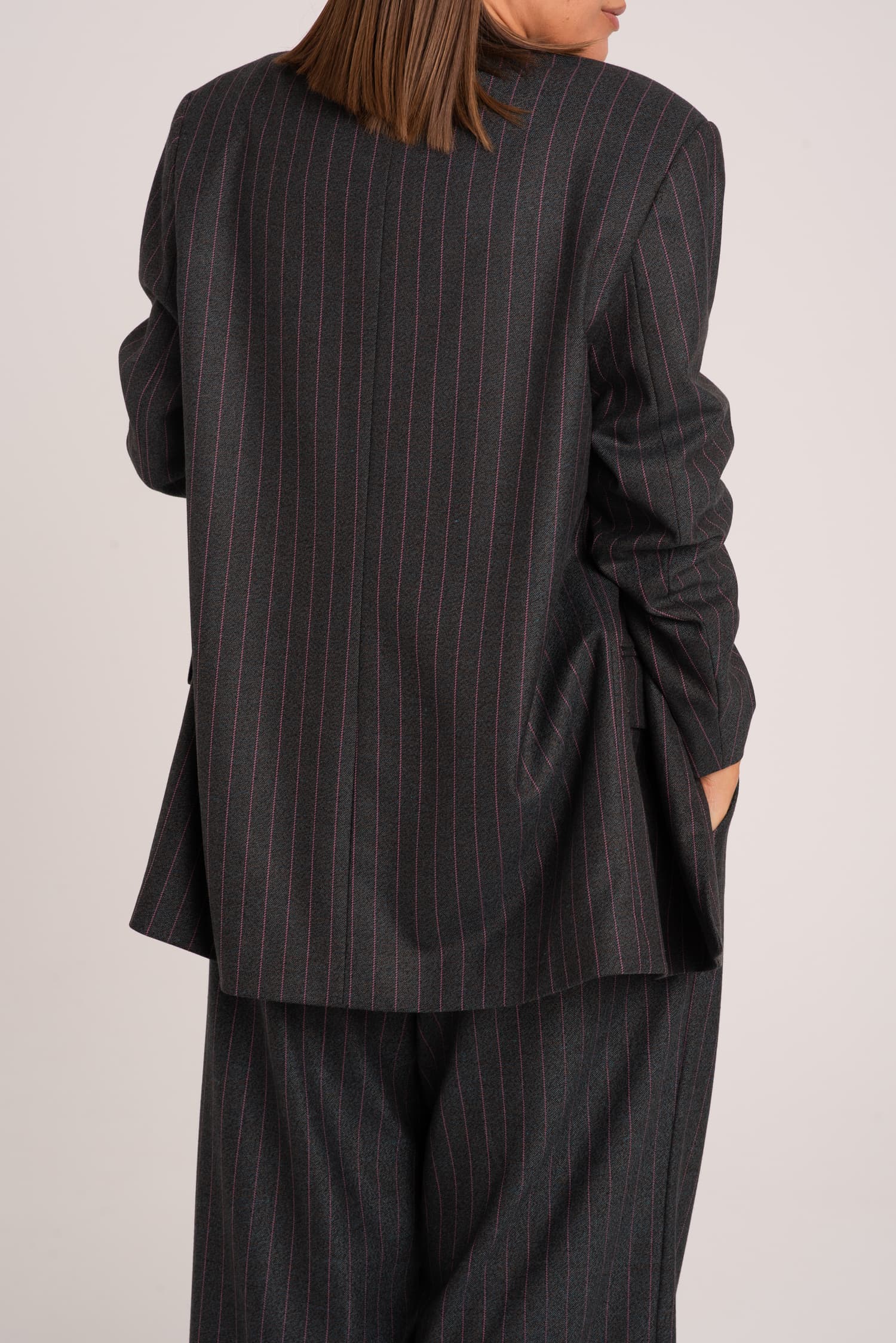 Grafitowa marynarka w paski Mia - zdjęcie 3