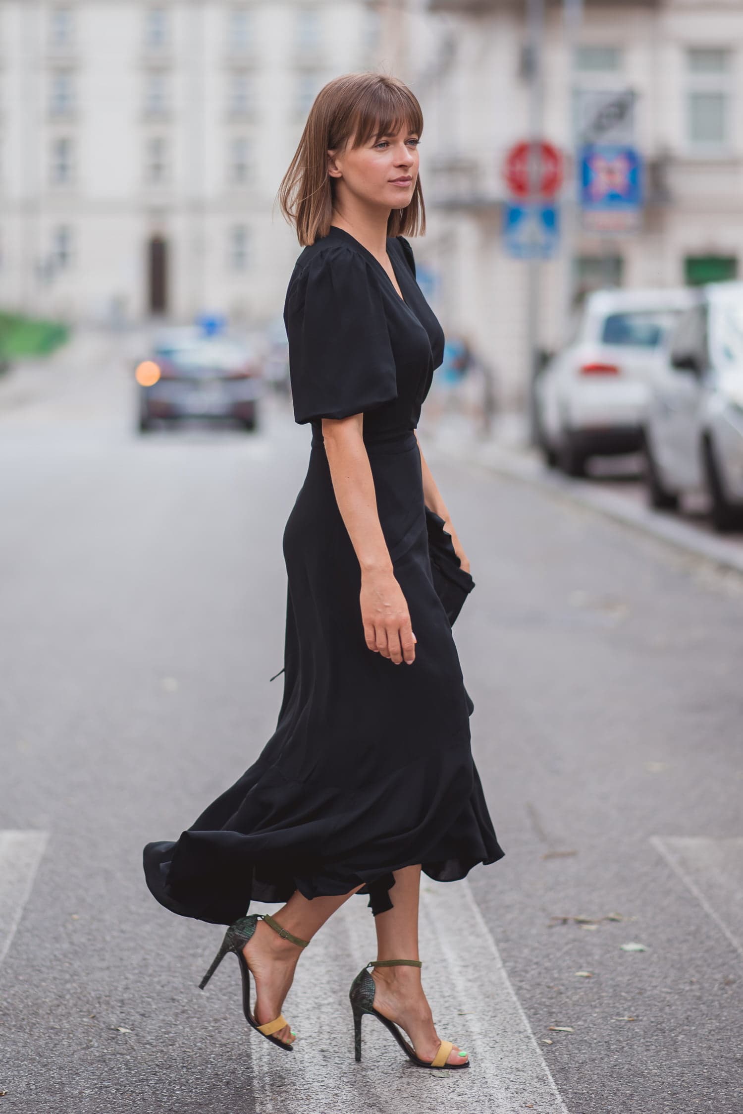 Sukienka kopertowa Kamili - czarna - widok 2