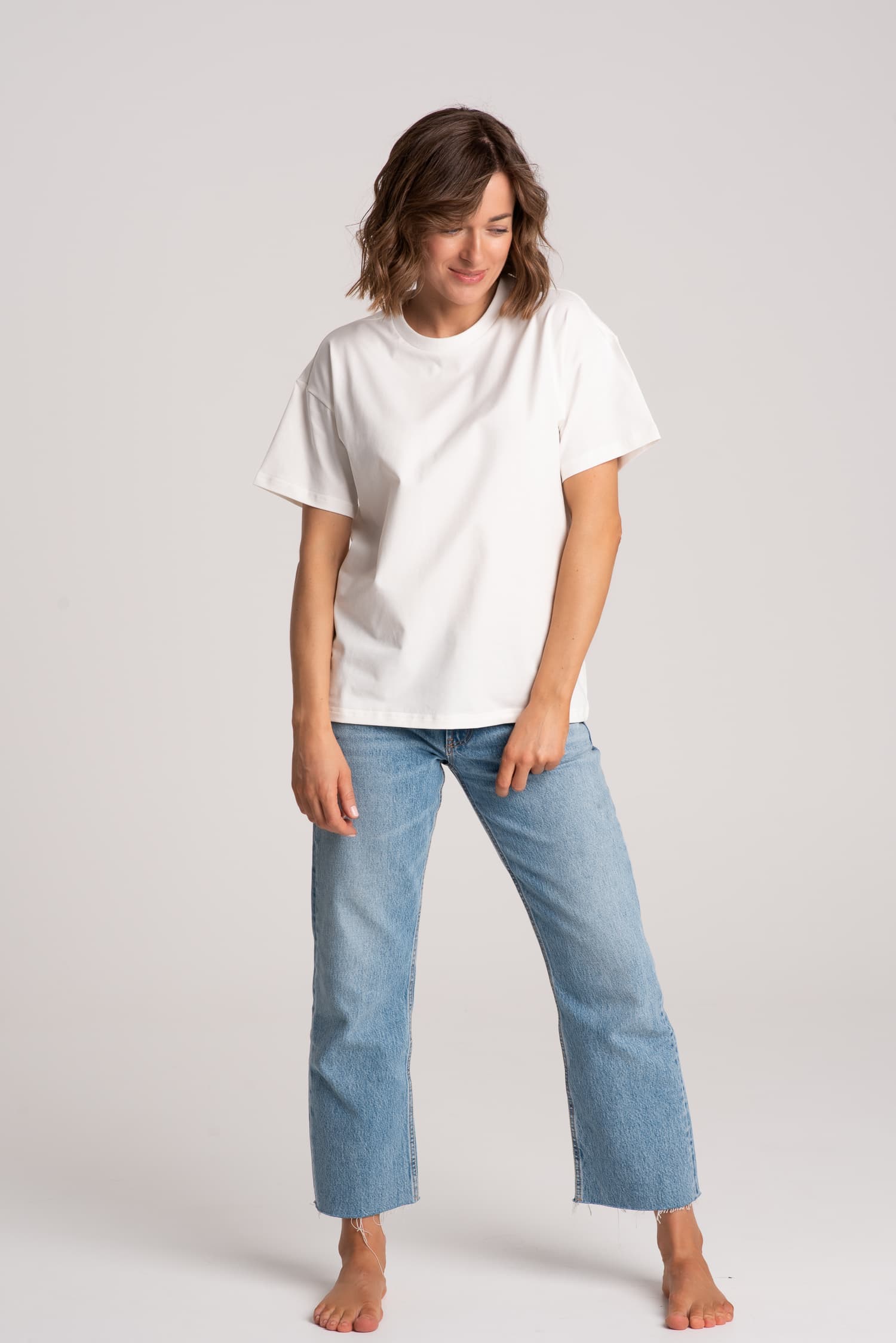 T-shirt klasyczny BASIC – biały - zdjęcie 2