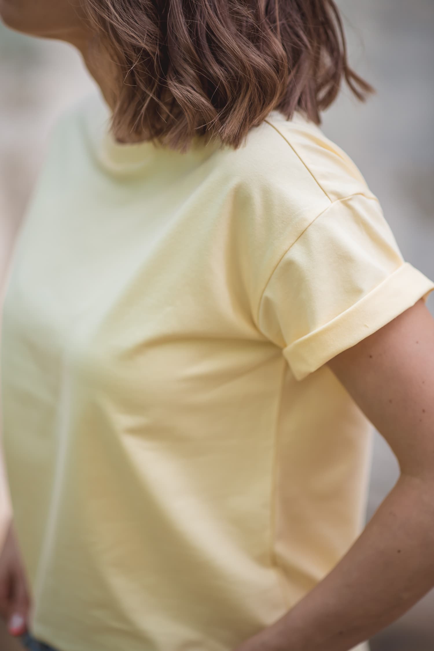 T-shirt klasyczny BASIC – żółty - zdjęcie 4