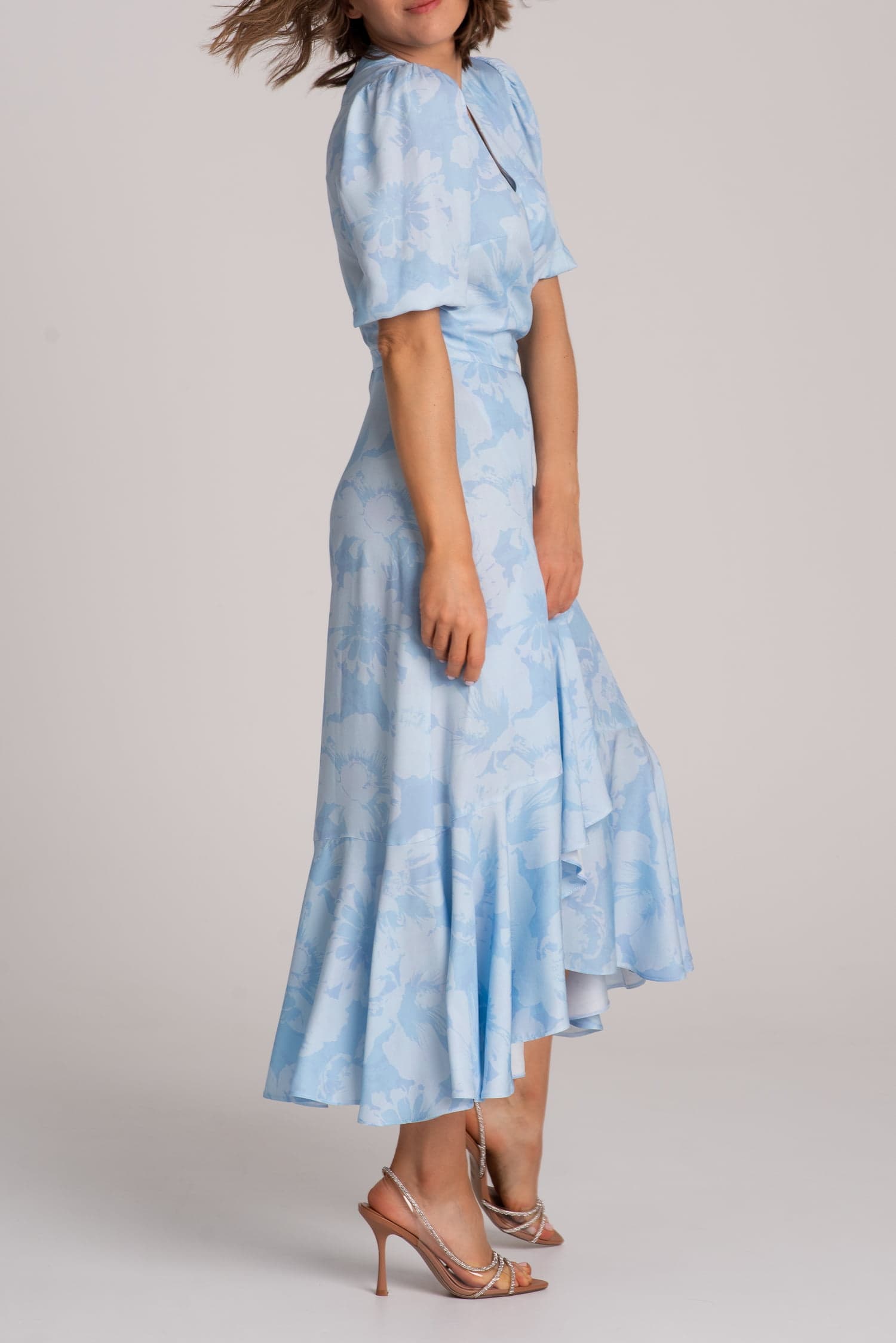 Błękitna sukienka kopertowa Kamili - zdjęcie 4