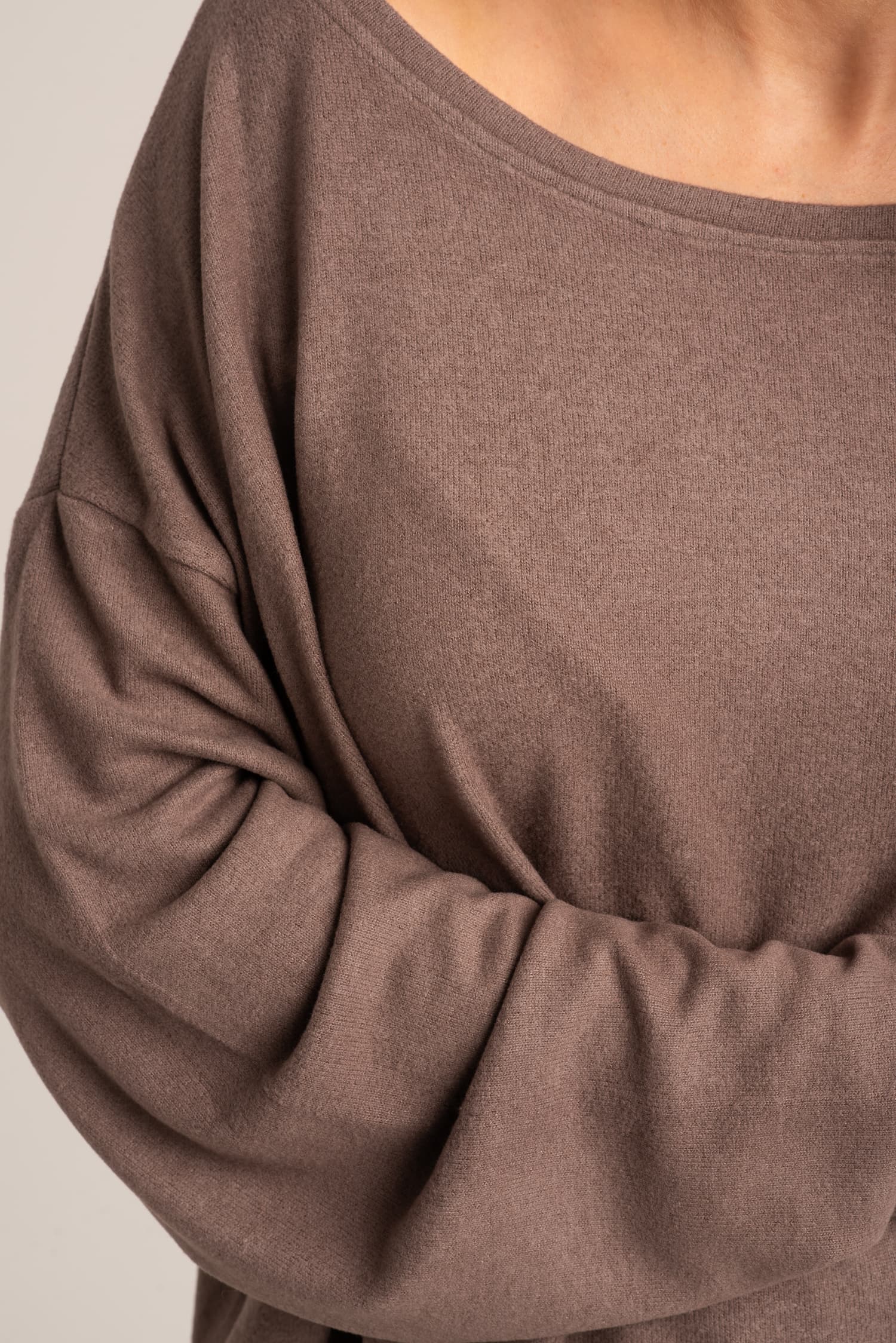 Brązowy longsleeve Clara - zdjęcie 3