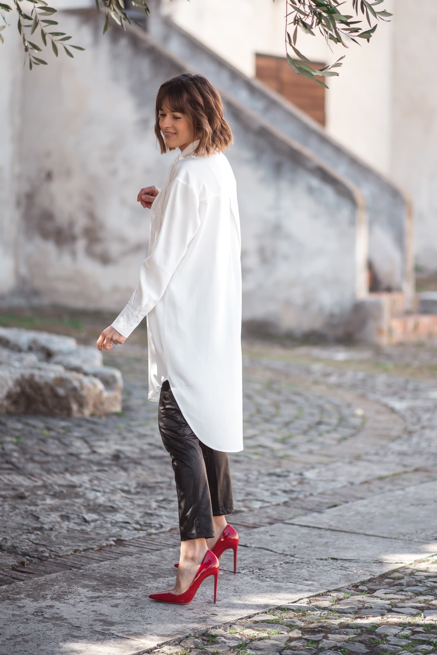 Biała damska koszula BASIC - zdjęcie 4