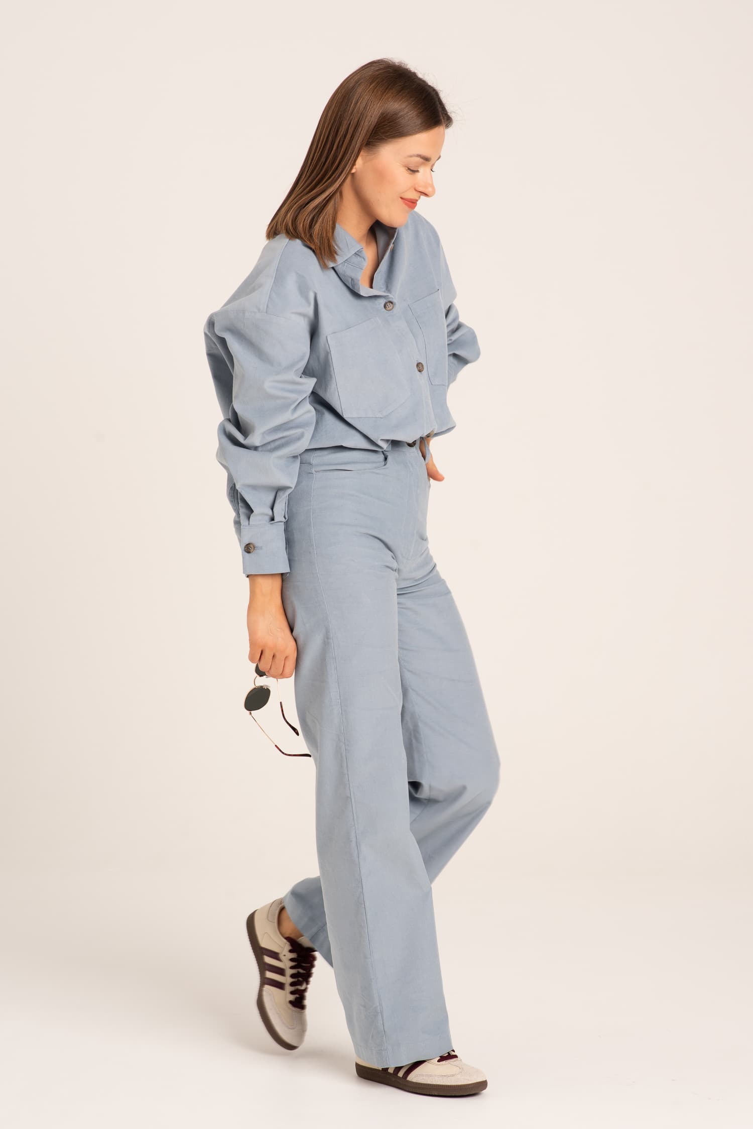 Błękitne spodnie sztruksowe z wysokim stanem Therese - zdjęcie 5