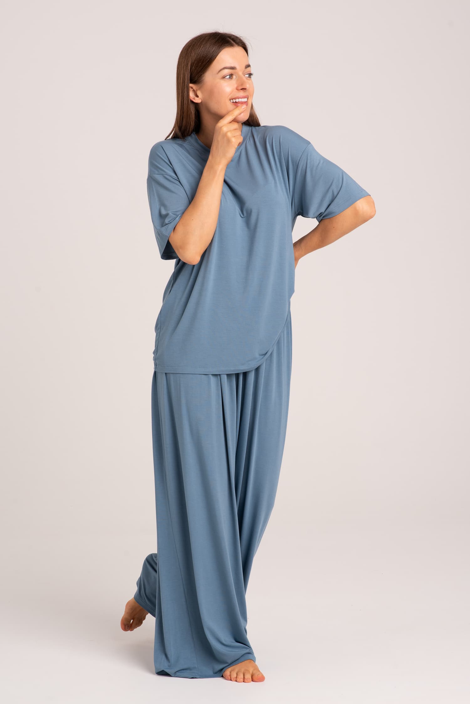 Błękitne luźne spodnie bambusowe Nina - zdjęcie 4