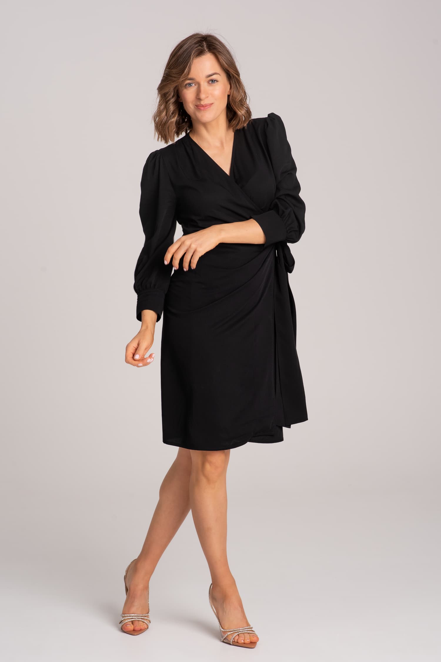 Czarna sukienka kopertowa DARLING