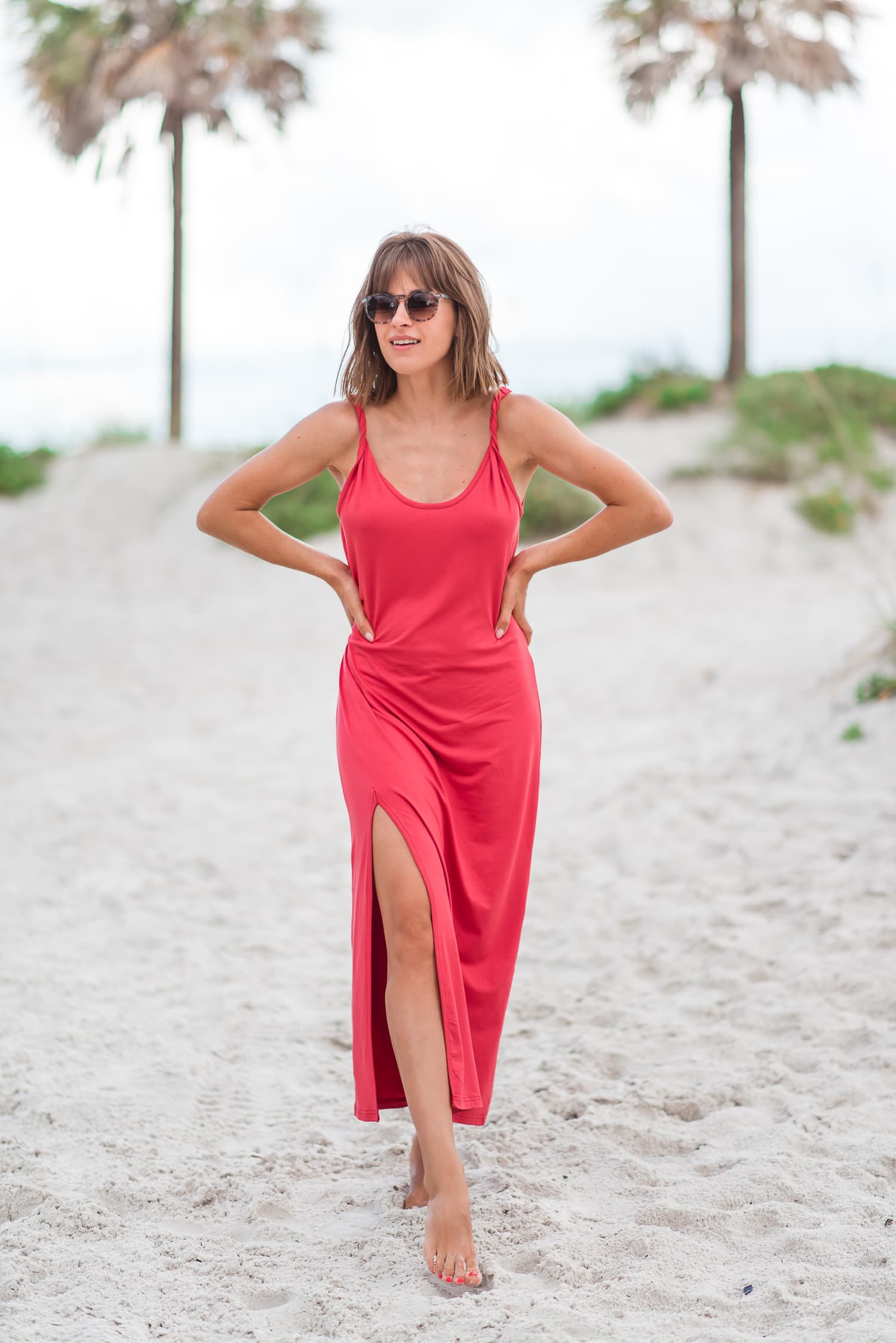 Sukienka na zakręconych ramiączkach SIMPLE - ceglasta