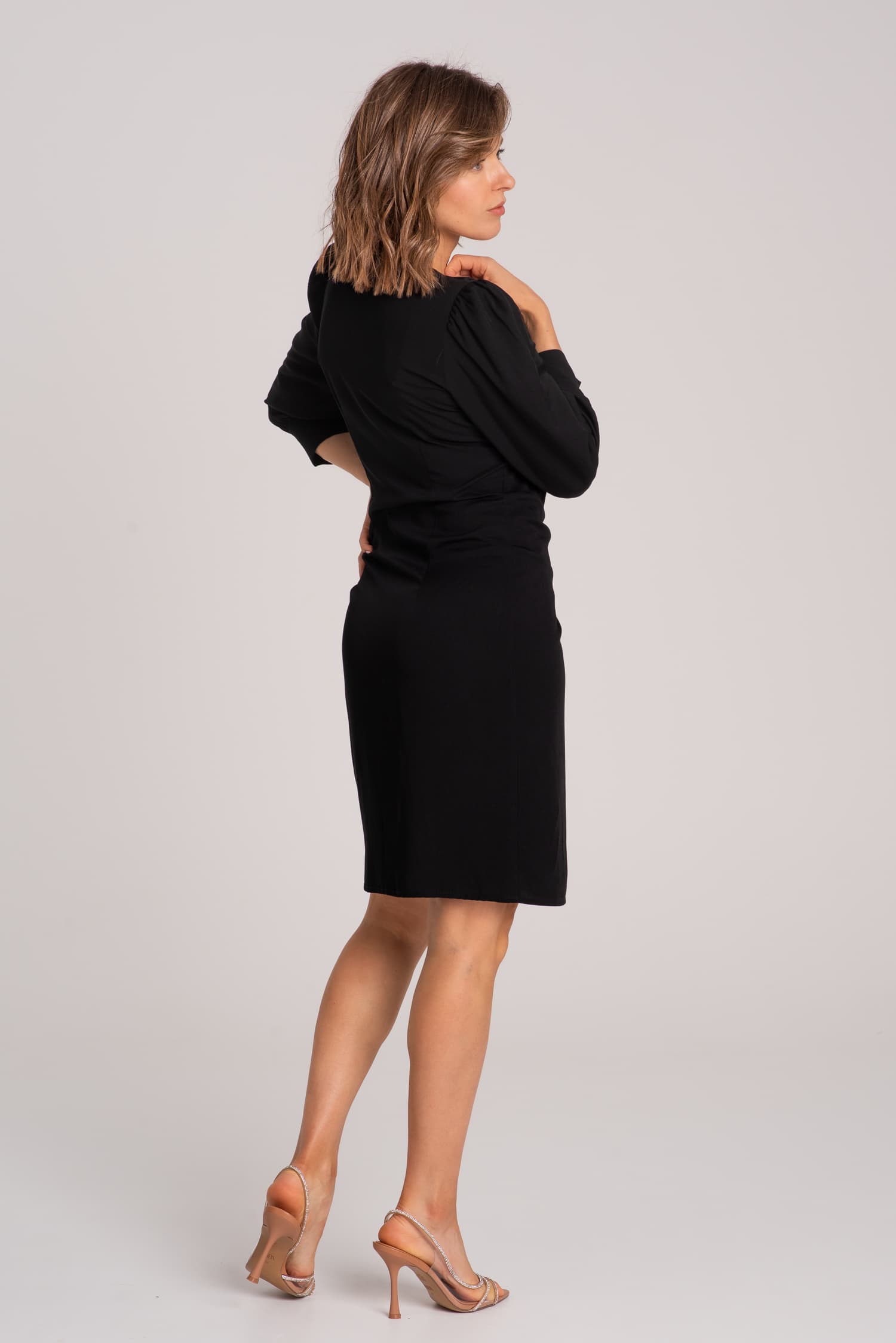 Czarna sukienka kopertowa DARLING - zdjęcie 3