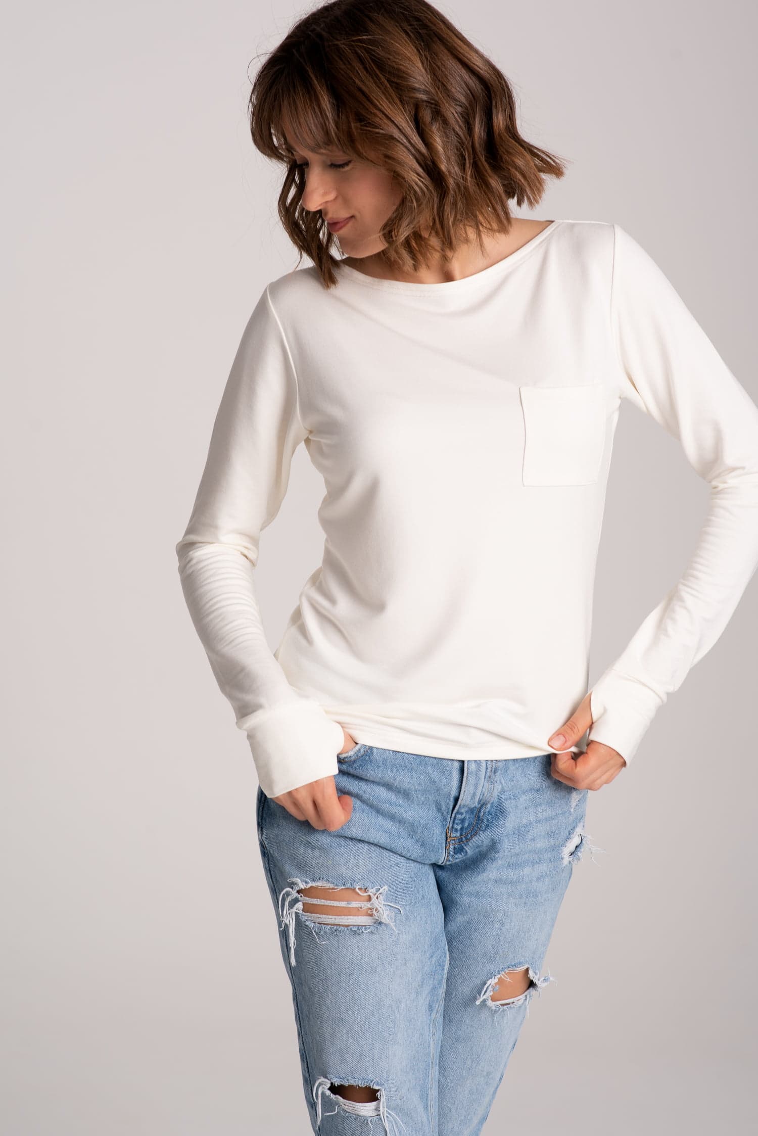 Longsleeve z kieszonką BASIC - biały - zdjęcie 6