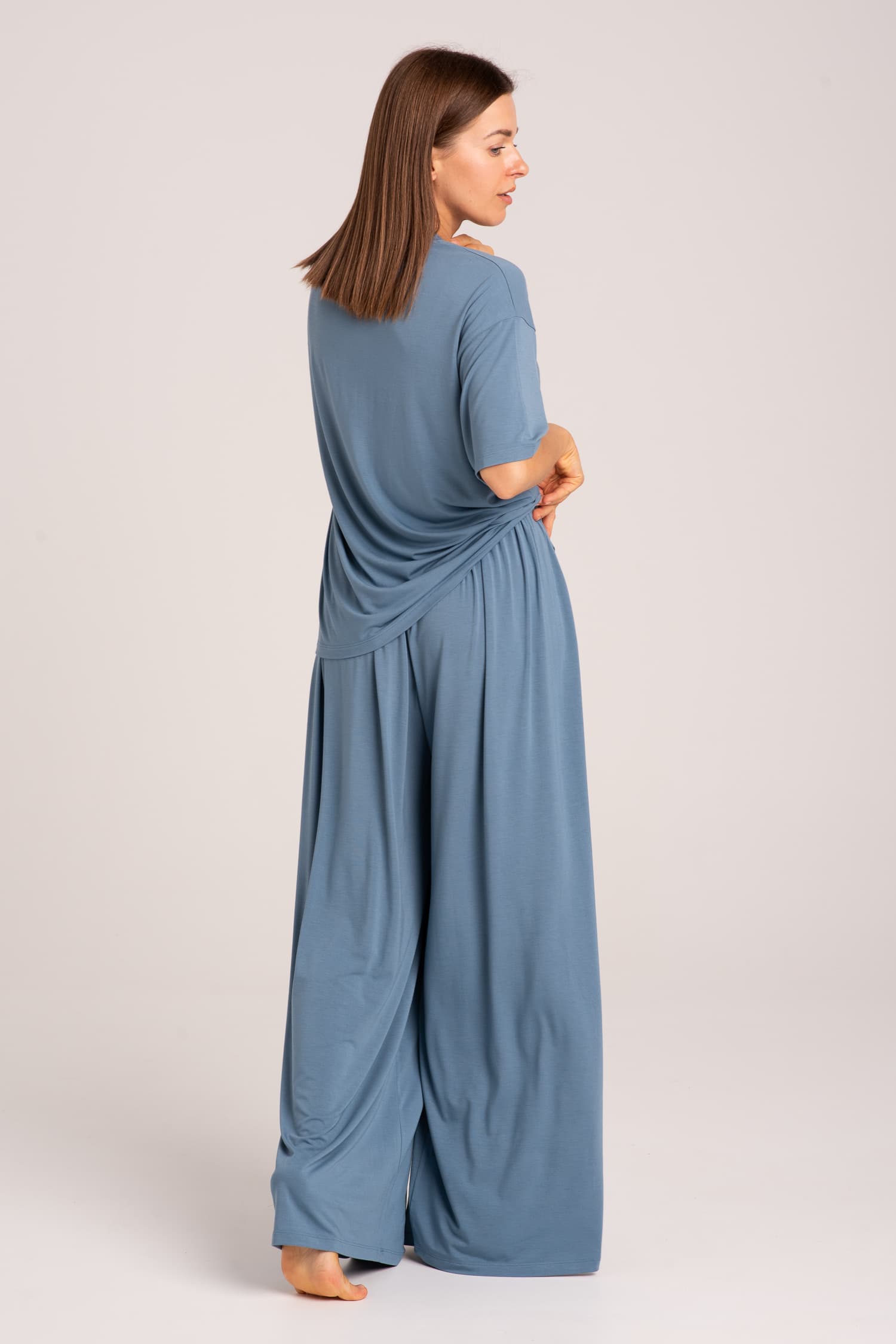 Błękitne luźne spodnie bambusowe Nina - widok 2