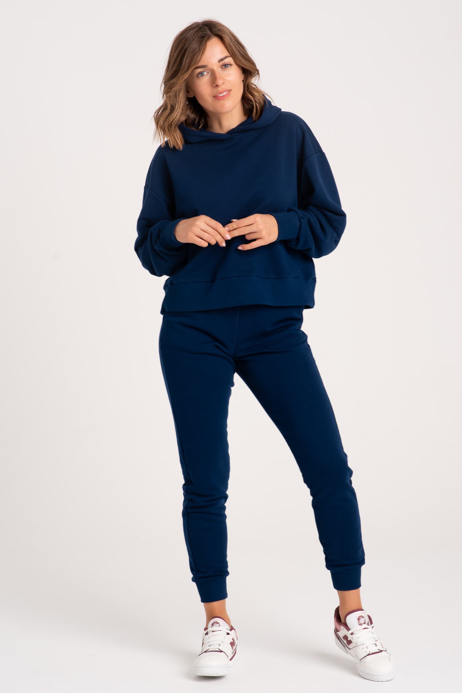 Komplet: granatowe spodnie dresowe z wysokim stanem + bluza z kapturem