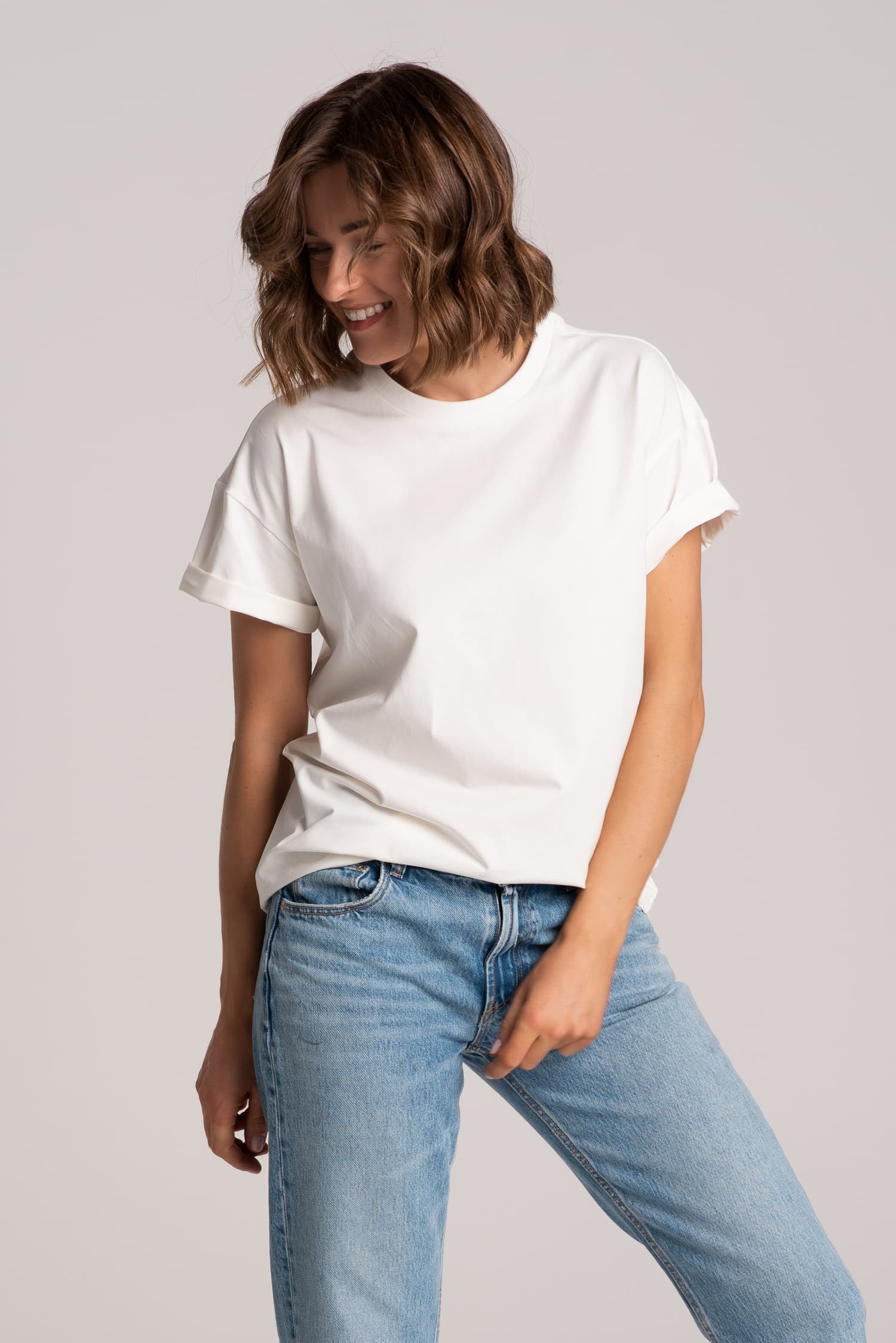 T-shirt klasyczny BASIC – biały - zdjęcie 3