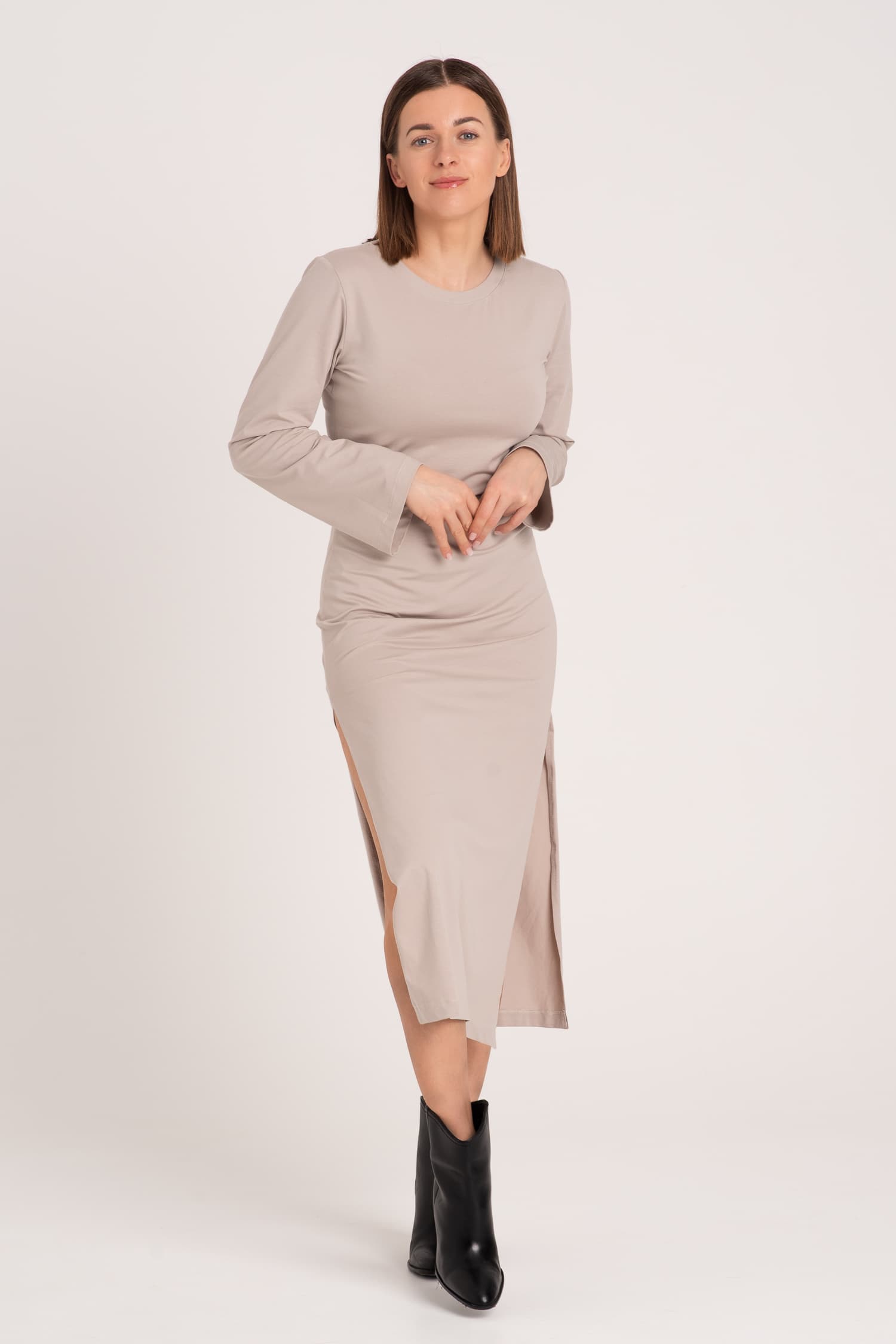 Długa sukienka t-shirtowa z rozcięciem AVERY - zdjęcie 6