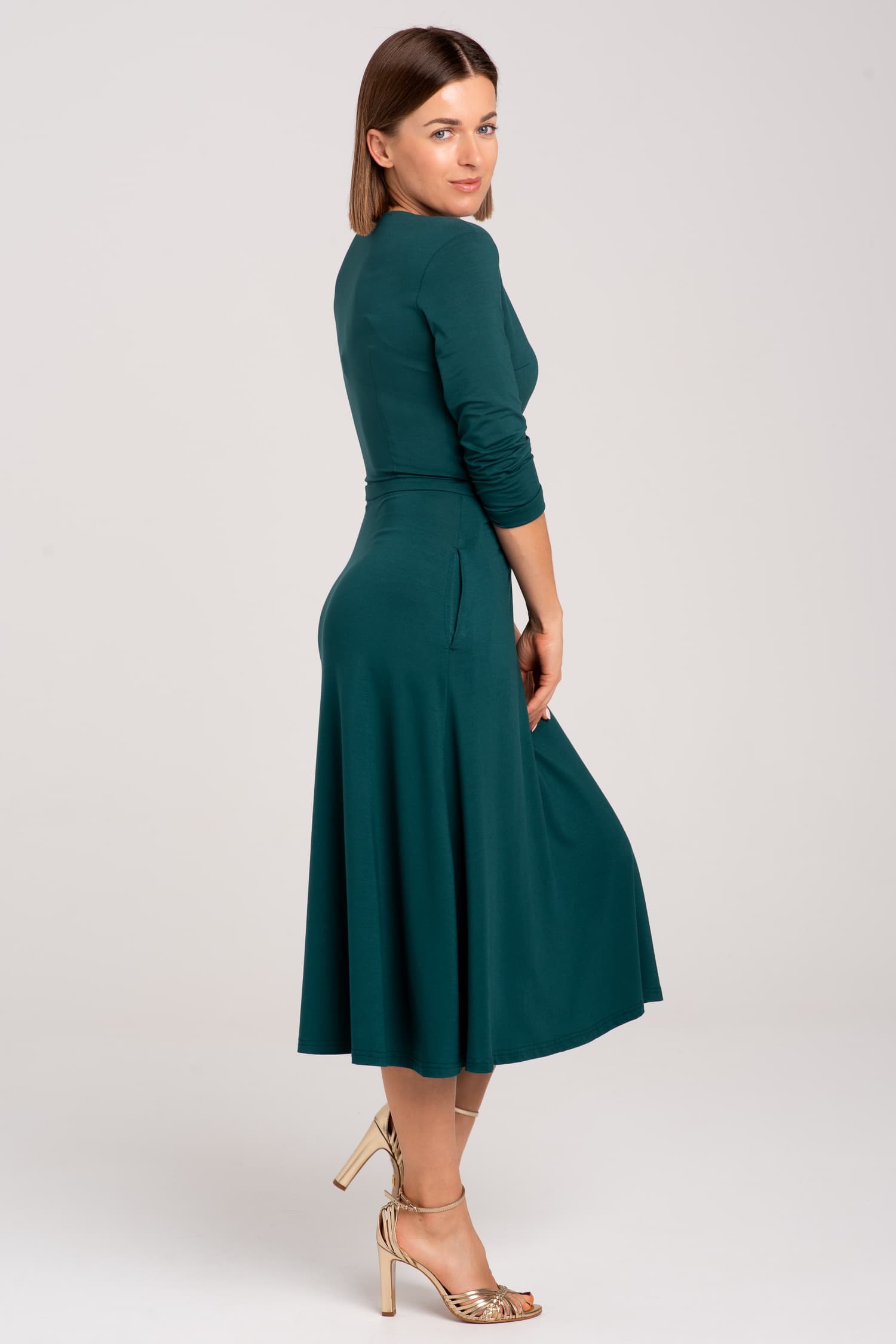 Zielona sukienka kopertowa z modalu Red - zdjęcie 3