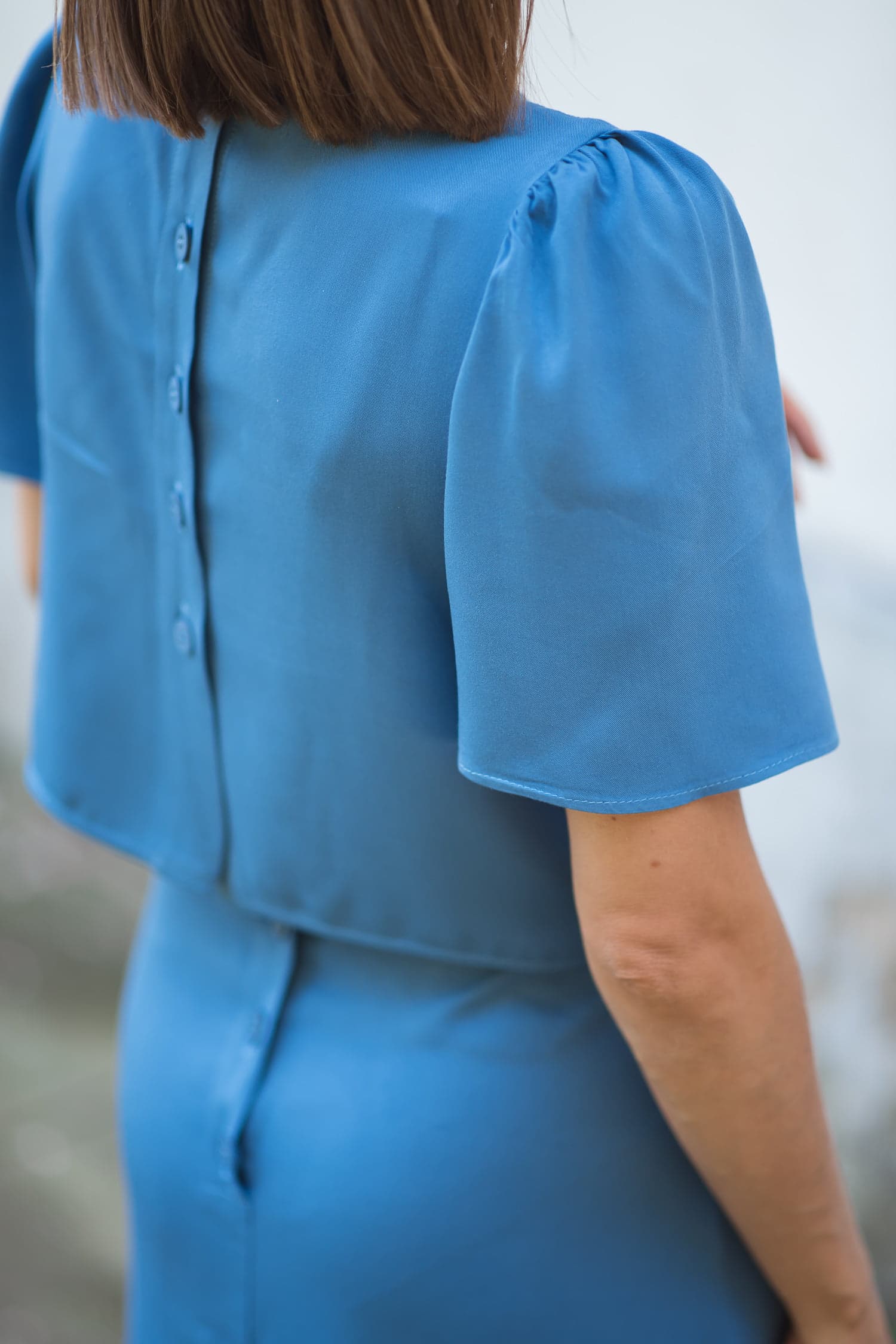 Sukienka z odkrytymi plecami SUMMER – niebieska - zdjęcie 4