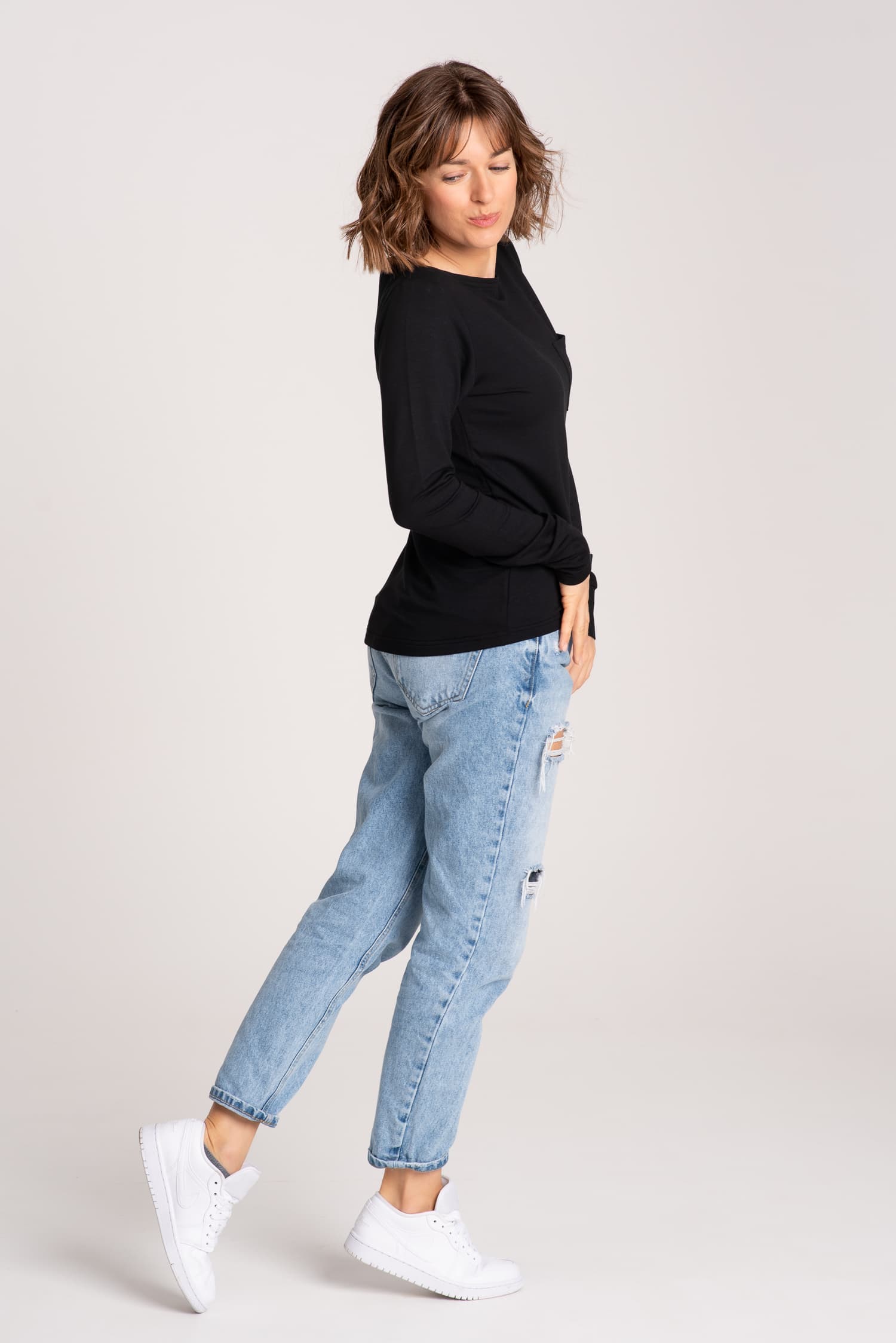 Longsleeve z kieszonką BASIC - czarny - zdjęcie 3