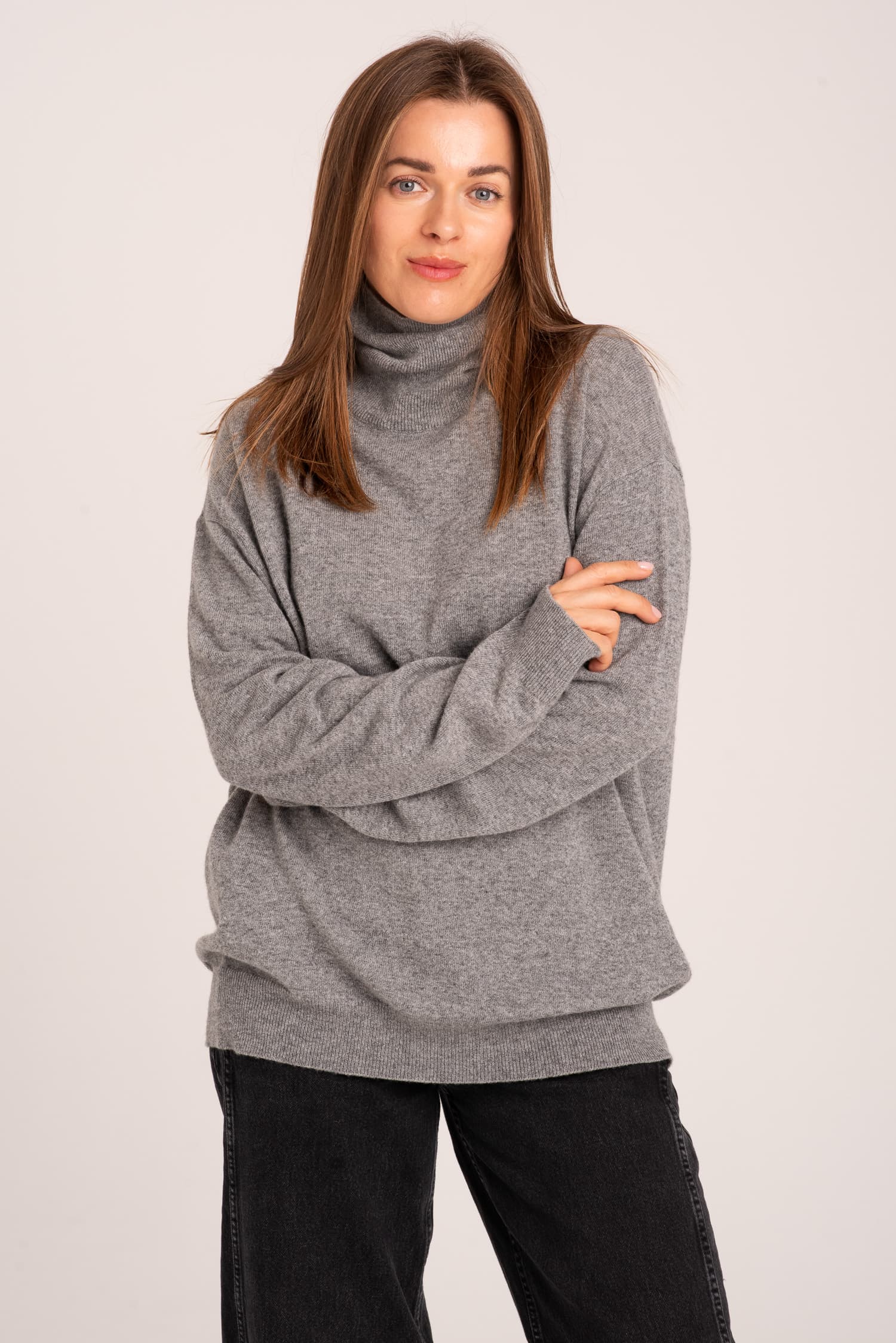 Szary klasyczny golf damski Monica - zdjęcie 3