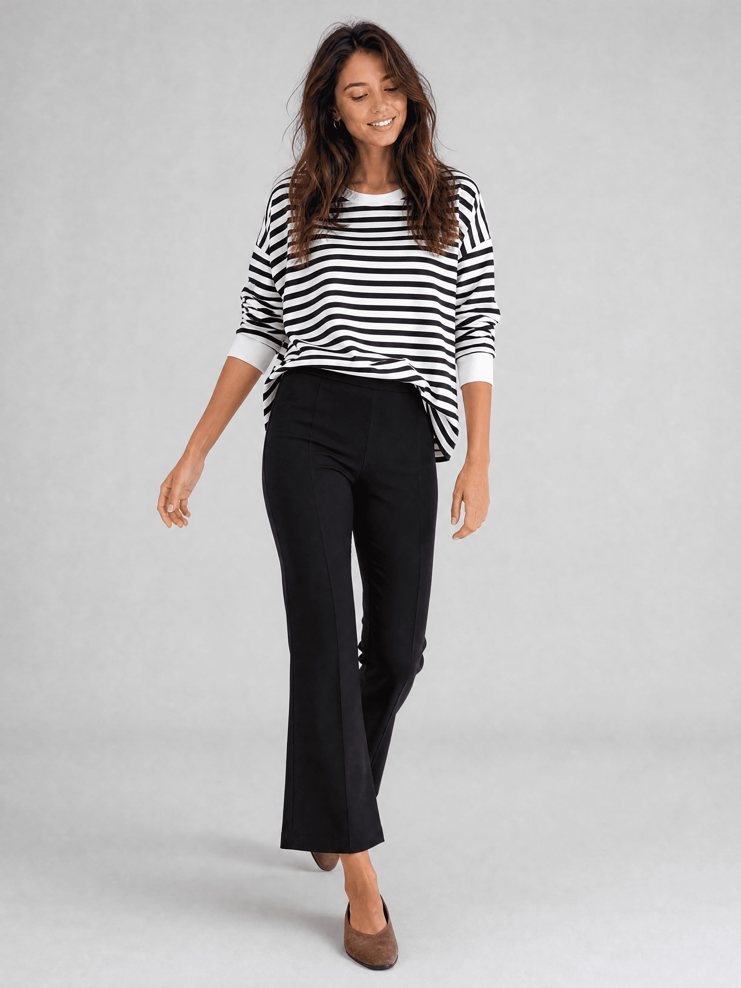 Black 7/8 Flared Leg Trousers — photo 4