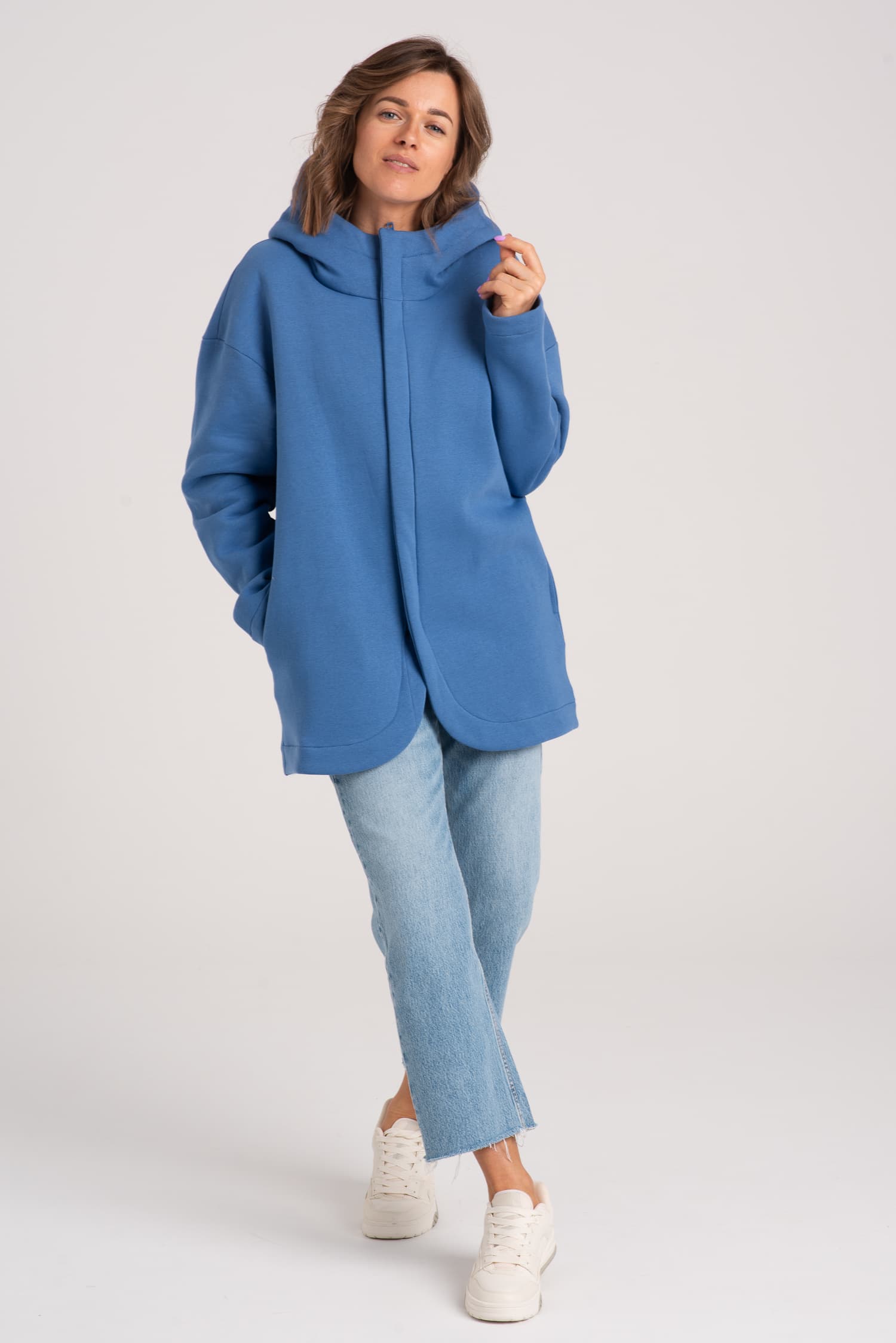 Niebieska zasuwana bluza damska NA OKRĄGŁO — zdjęcie 2