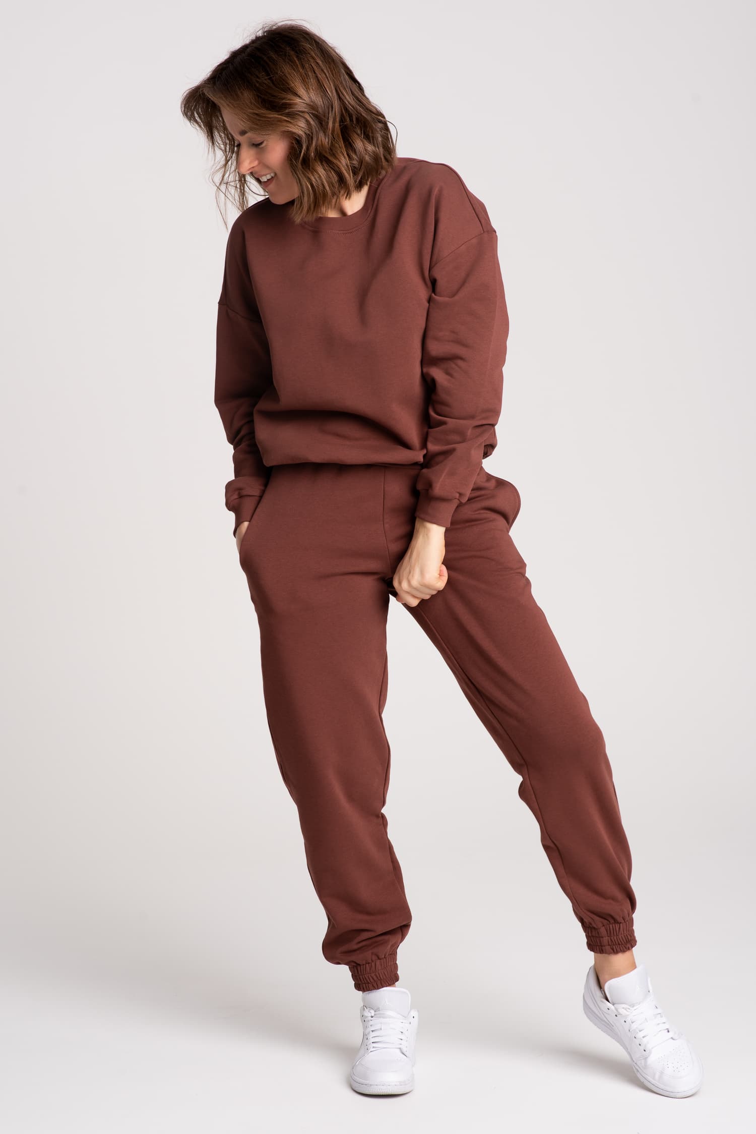 Dresy damskie: bluza + spodnie –brąz — zdjęcie 2