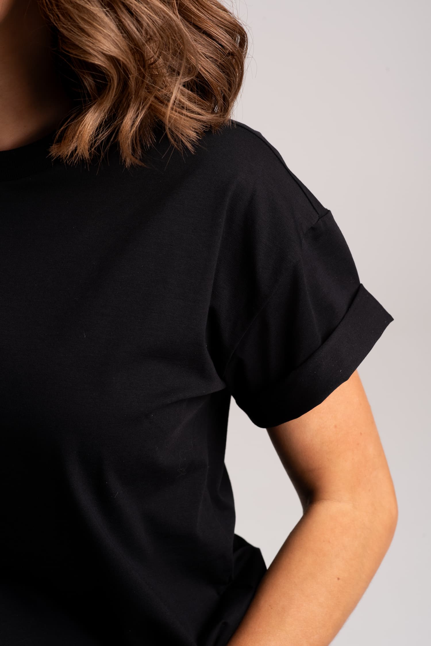 T-shirt klasyczny BASIC - czarny — zdjęcie 4