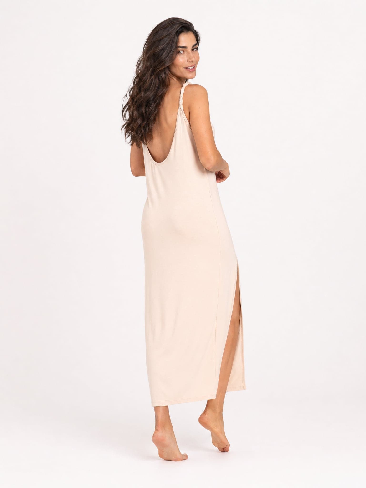Vestido color crema con tirantes retorcidos SIMPLE — foto 3