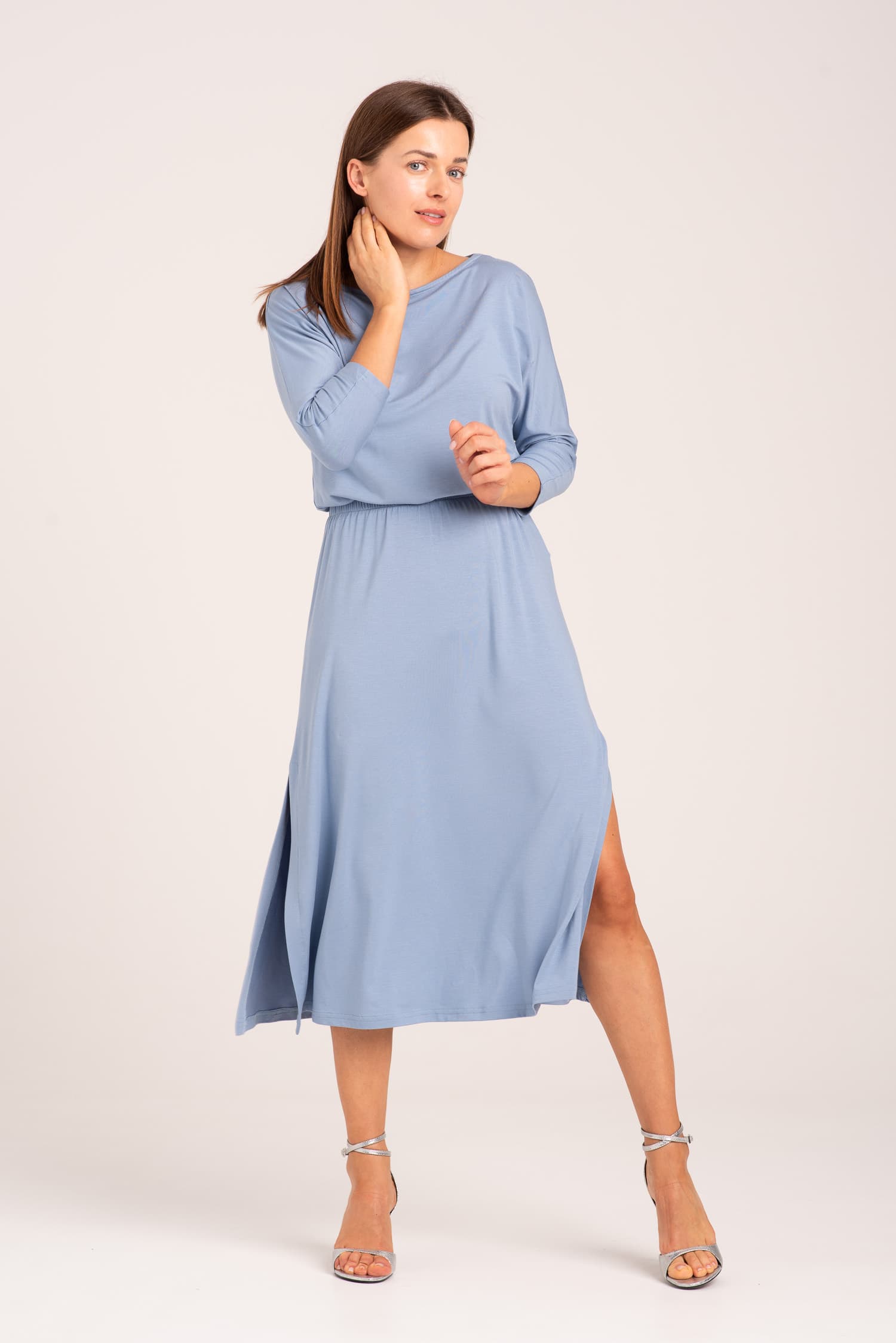 Niebieska sukienka z modalu Hot As Hell — zdjęcie 4