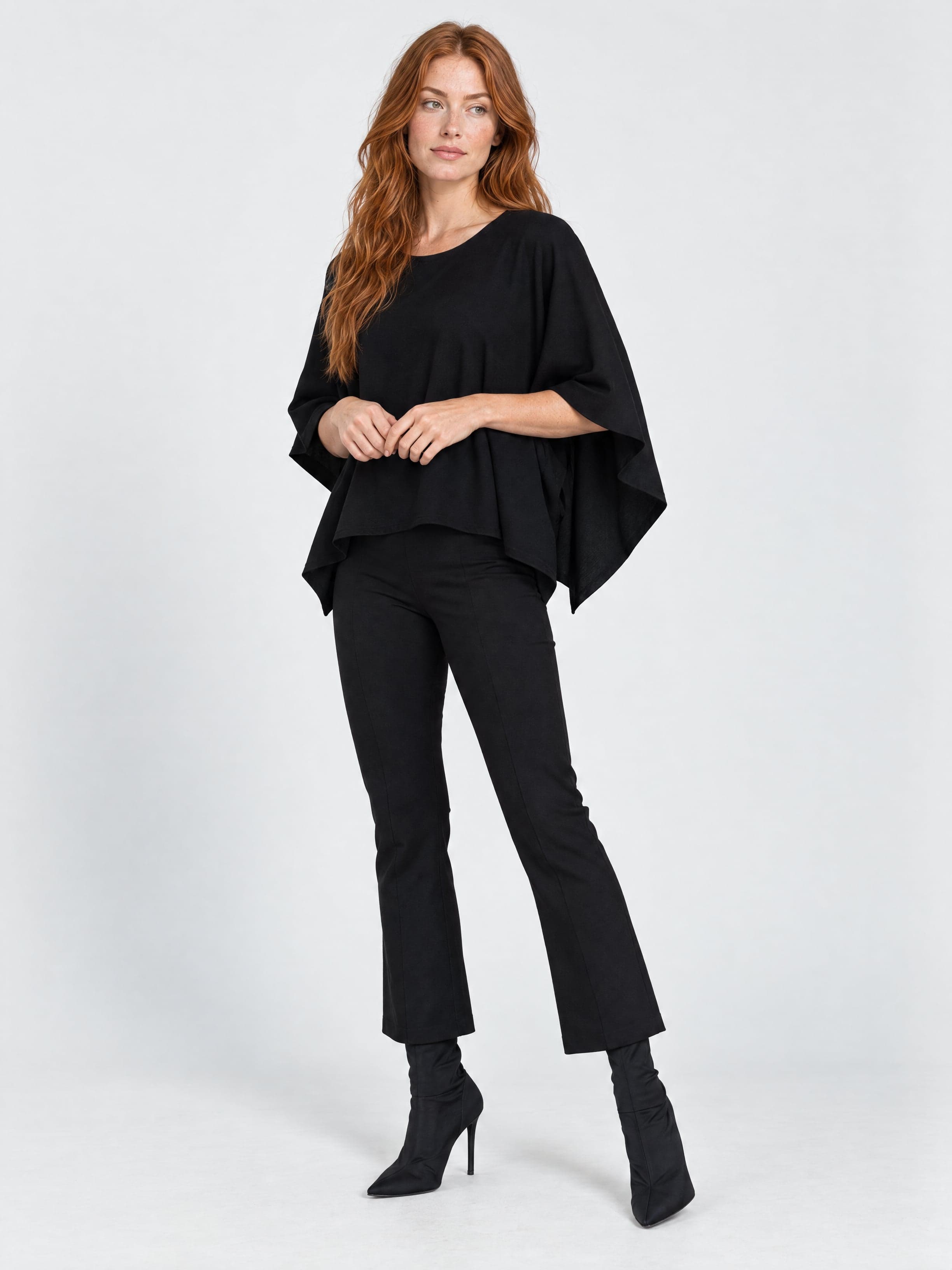 Poncho negro Jasia — foto 3