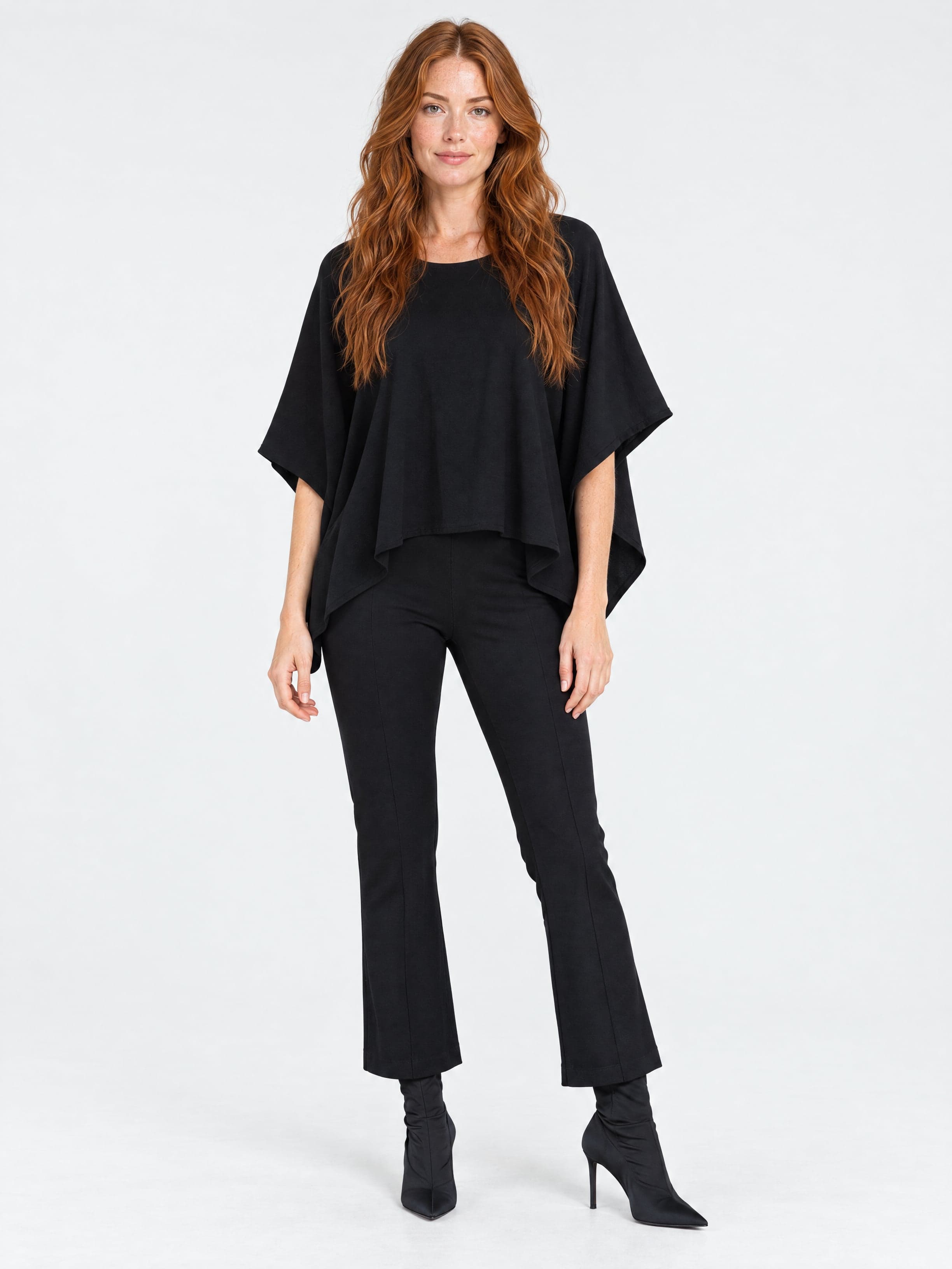 Poncho negro Jasia — foto 2