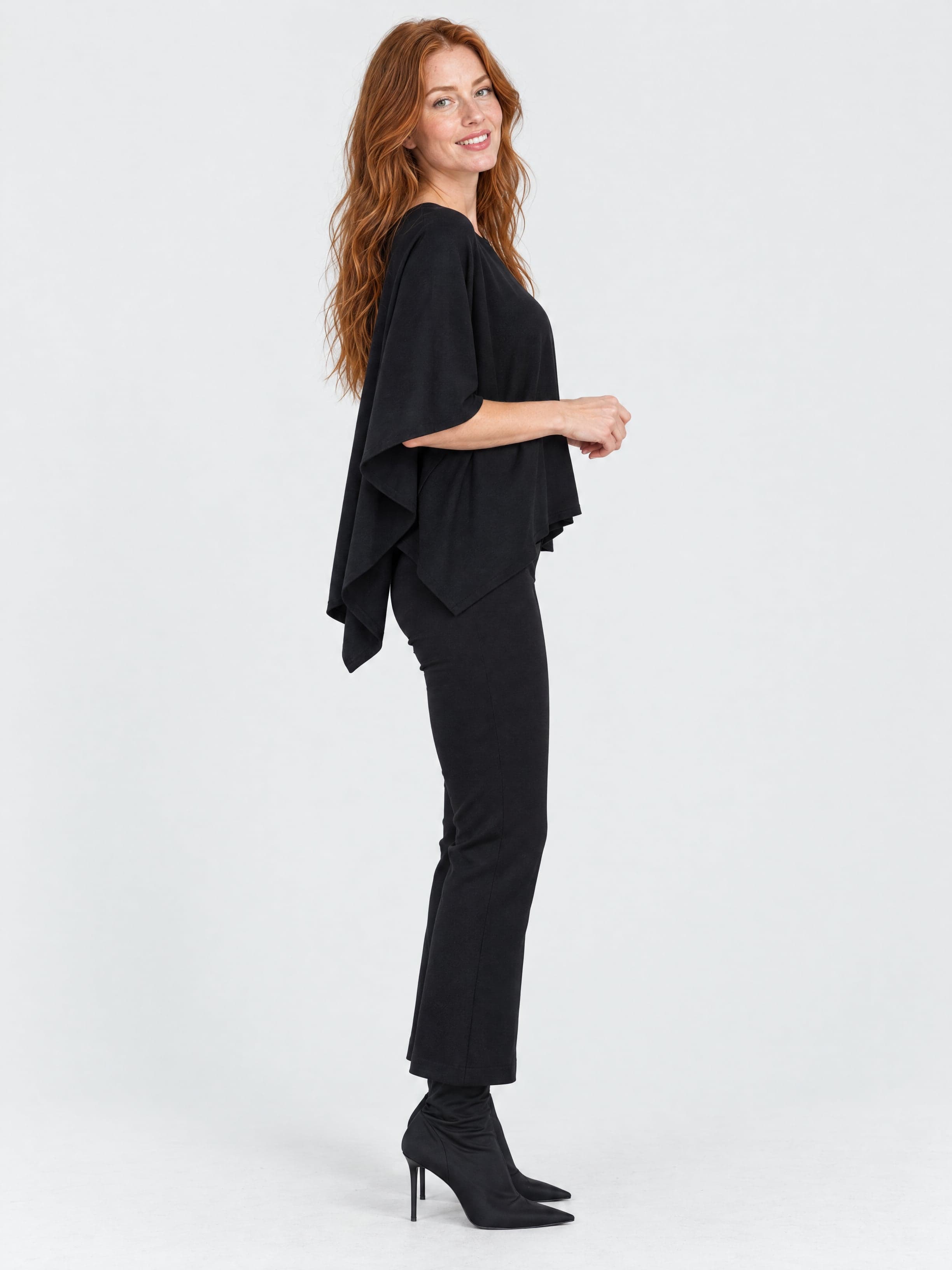 Poncho negro Jasia — foto 4