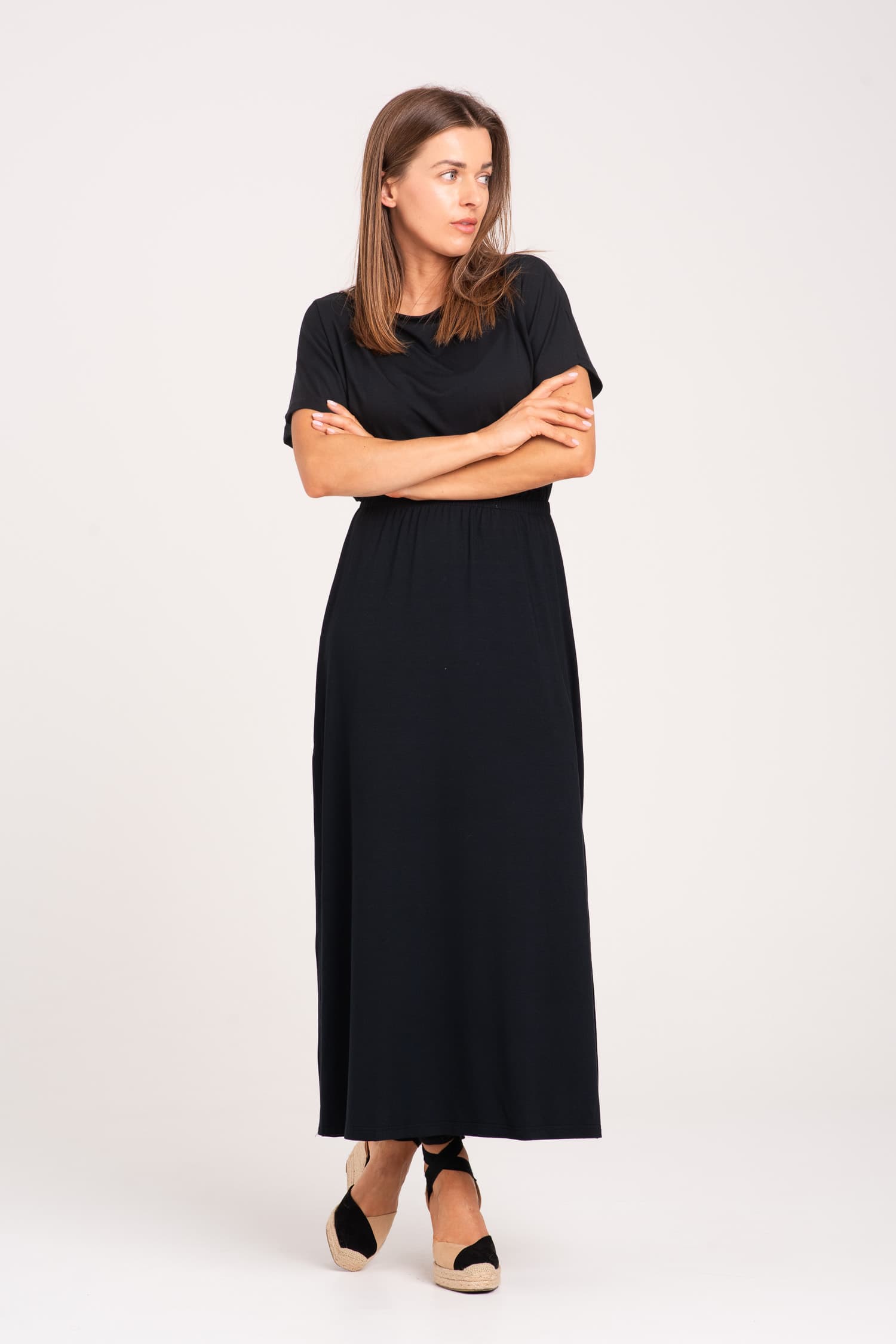 Czarna długa sukienka z modalu Collet - zdjęcie 3