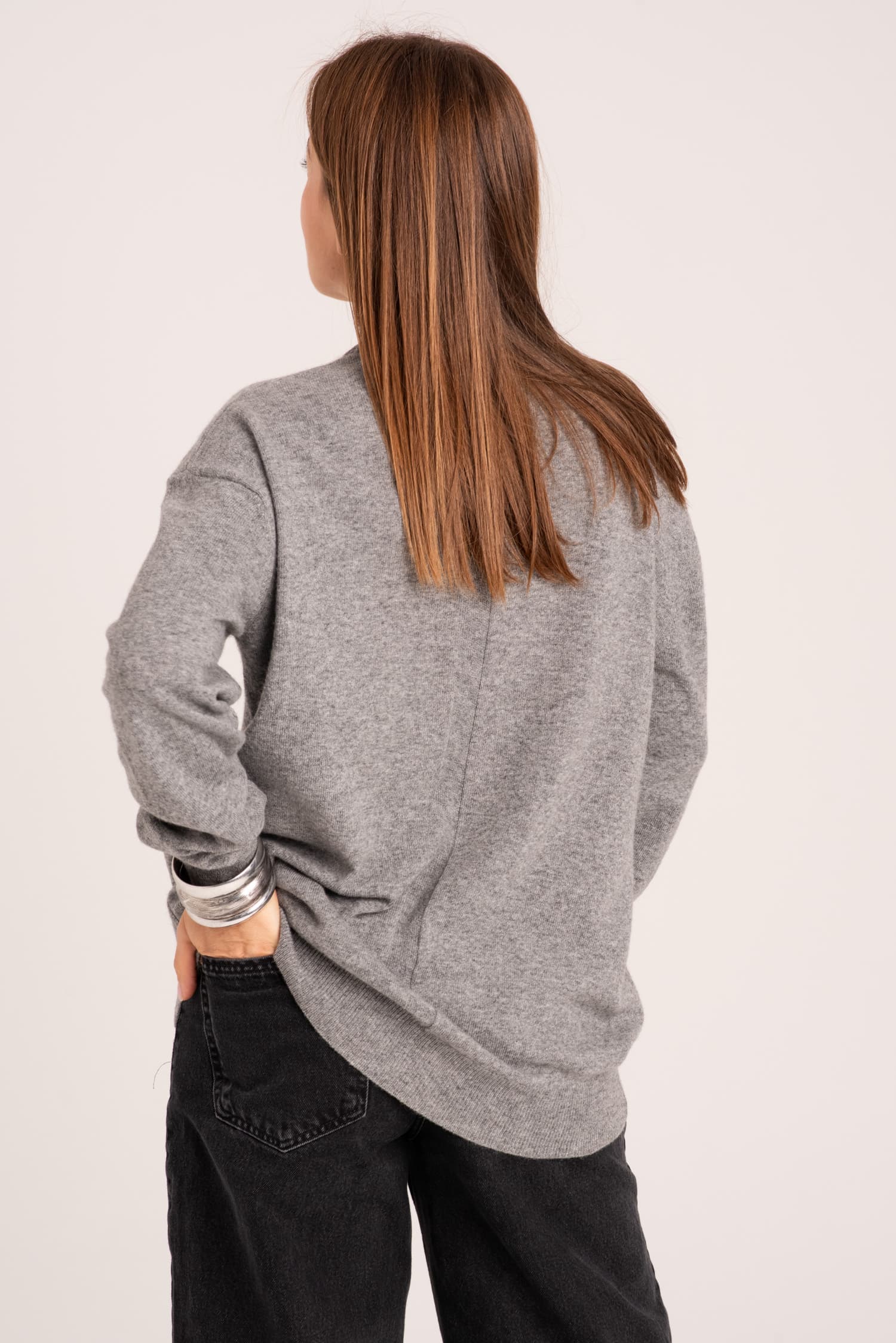 Szary klasyczny sweter damski Agatha - zdjęcie 5