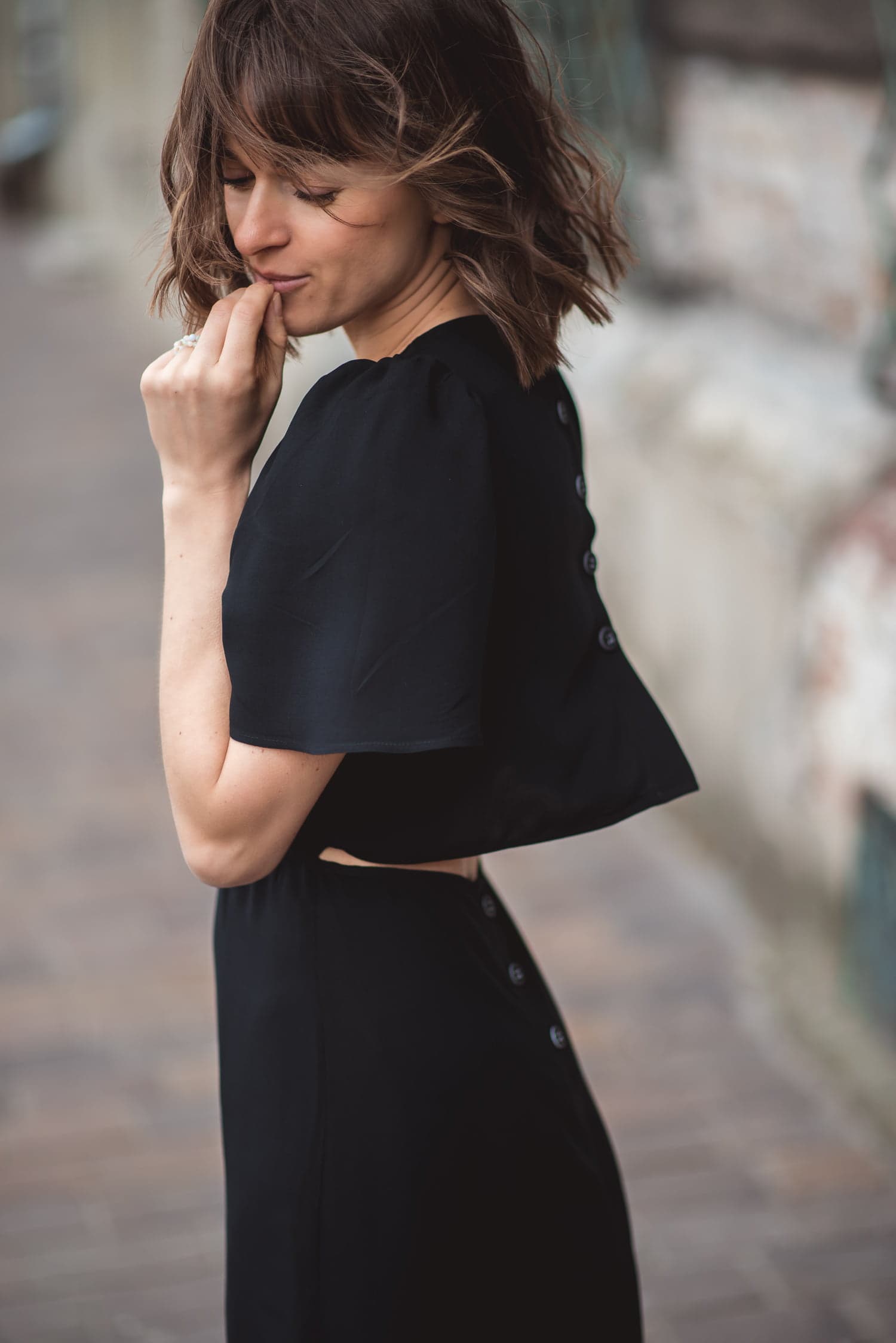 Sukienka z odkrytymi plecami SUMMER - czarna - zdjęcie 5