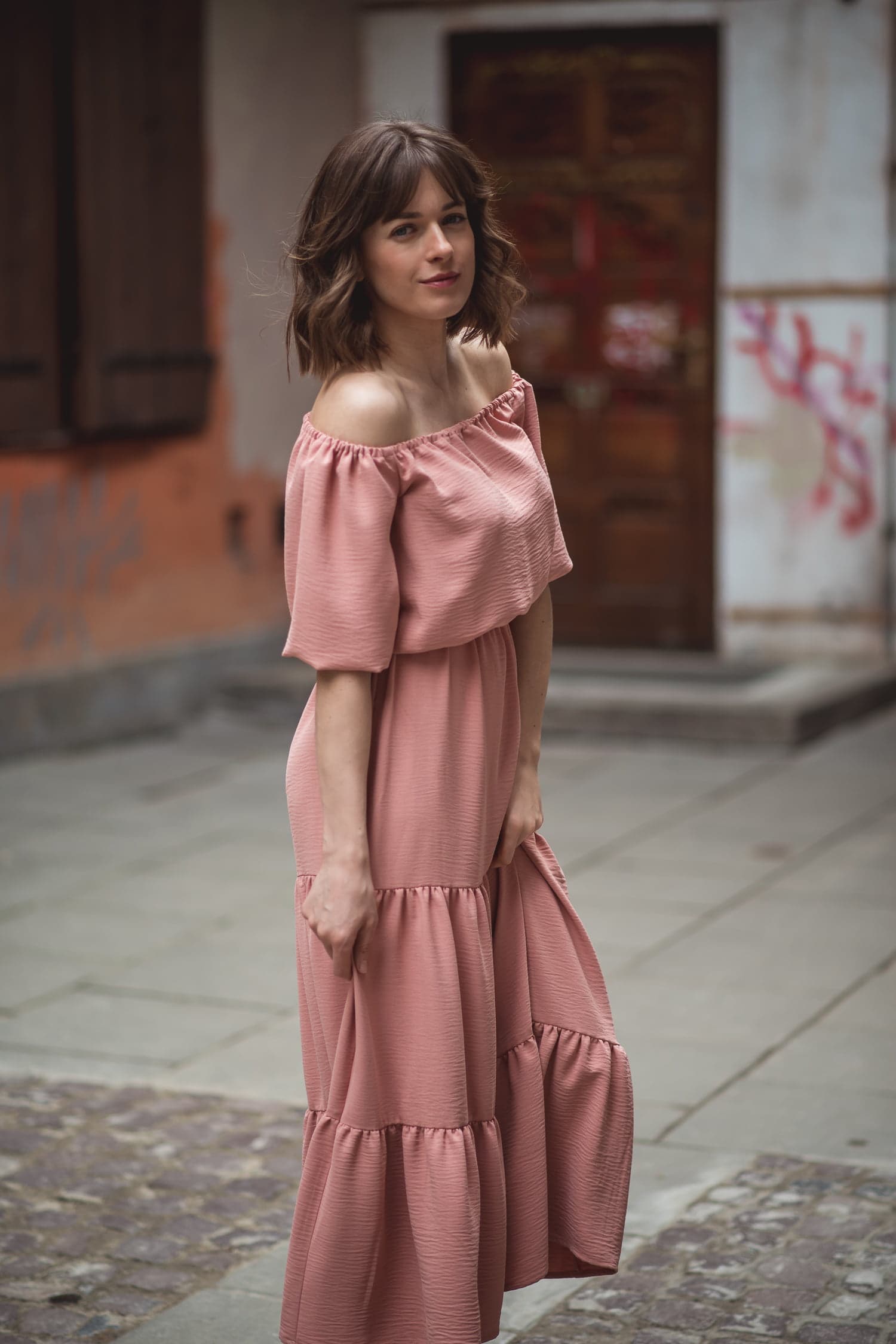 Sukienka PAOLA – brzoskwiniowy - zdjęcie 3