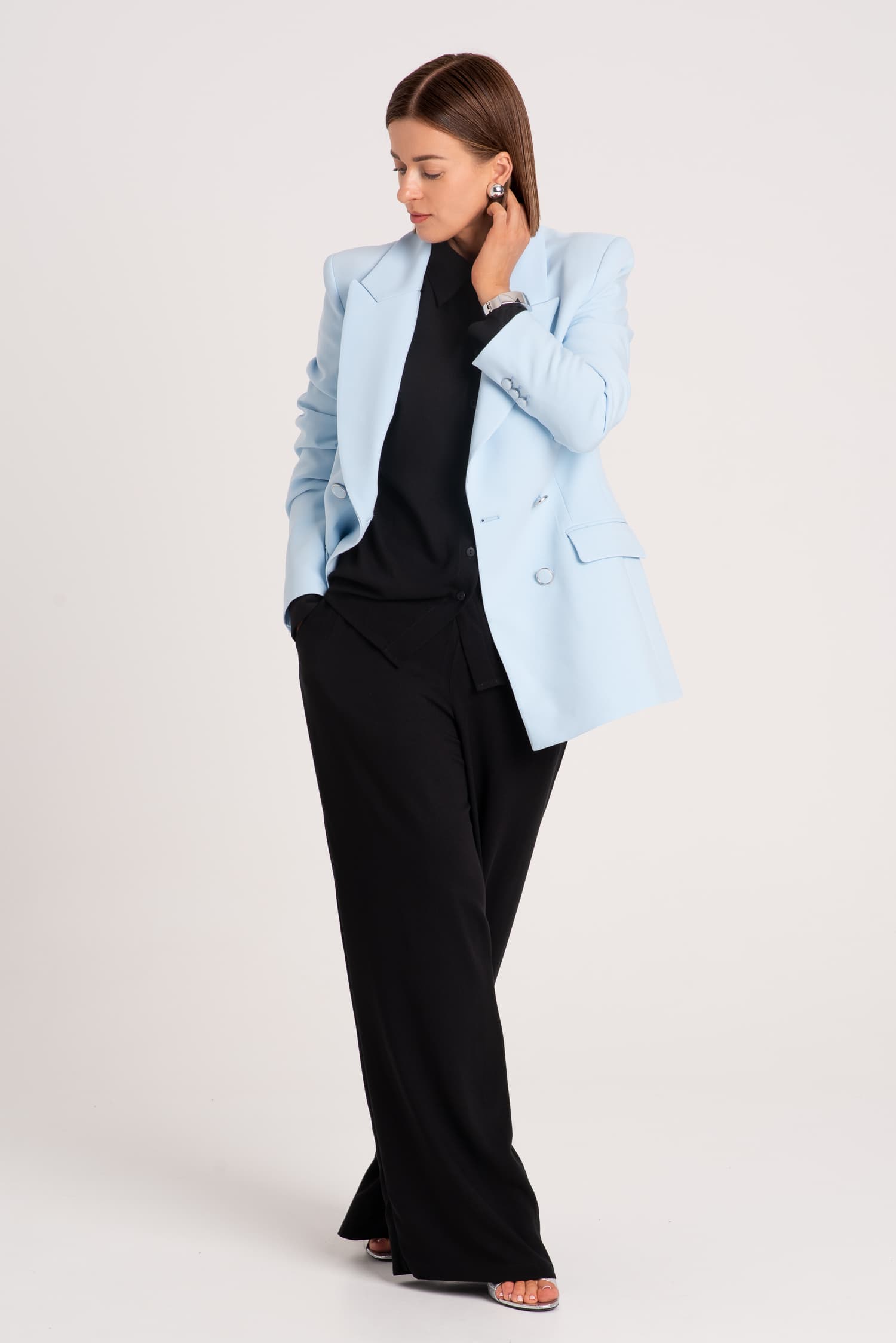 Czarna koszula z lejącej wiskozy Aurora - zdjęcie 6