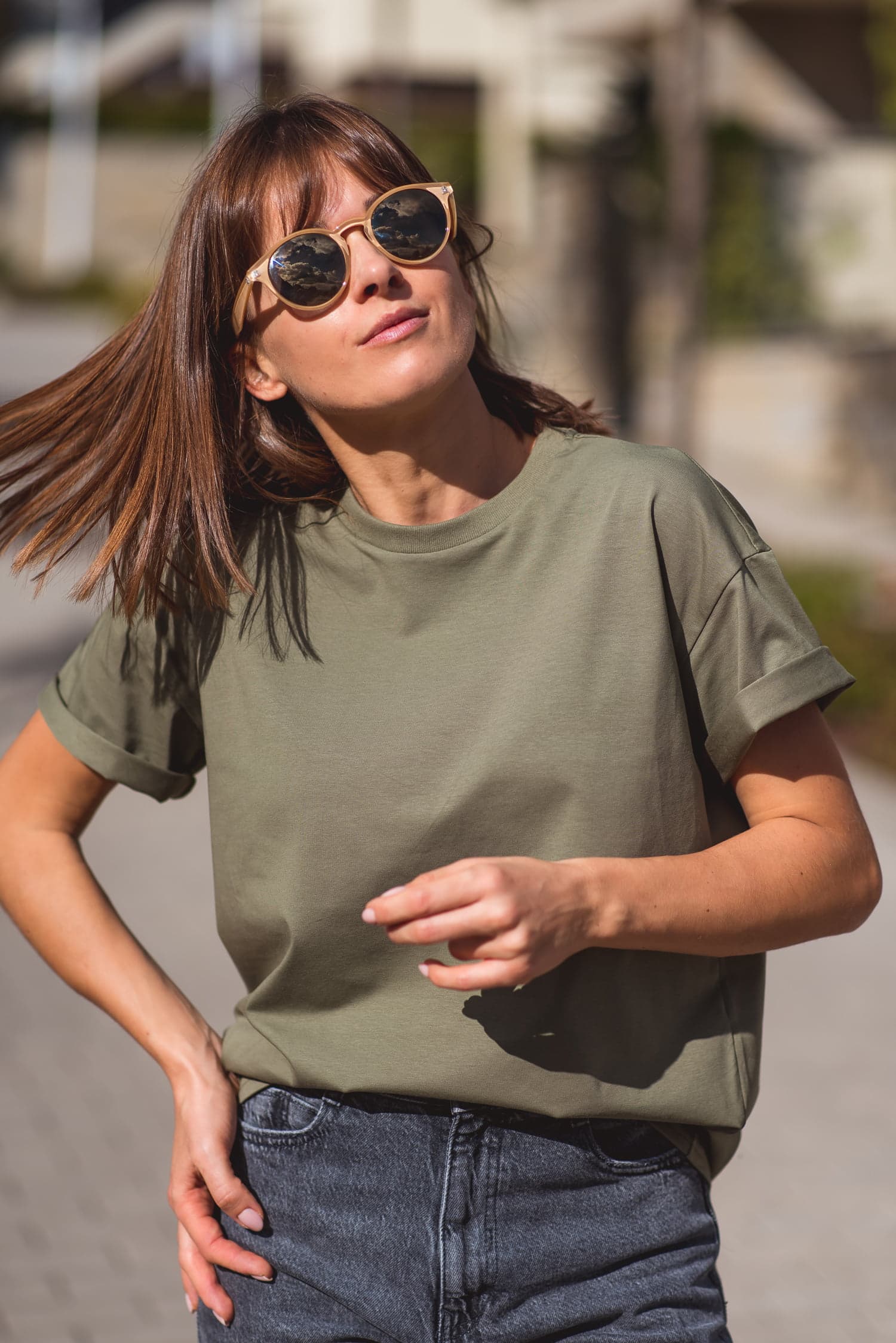 T-shirt klasyczny BASIC – khaki - zdjęcie 2