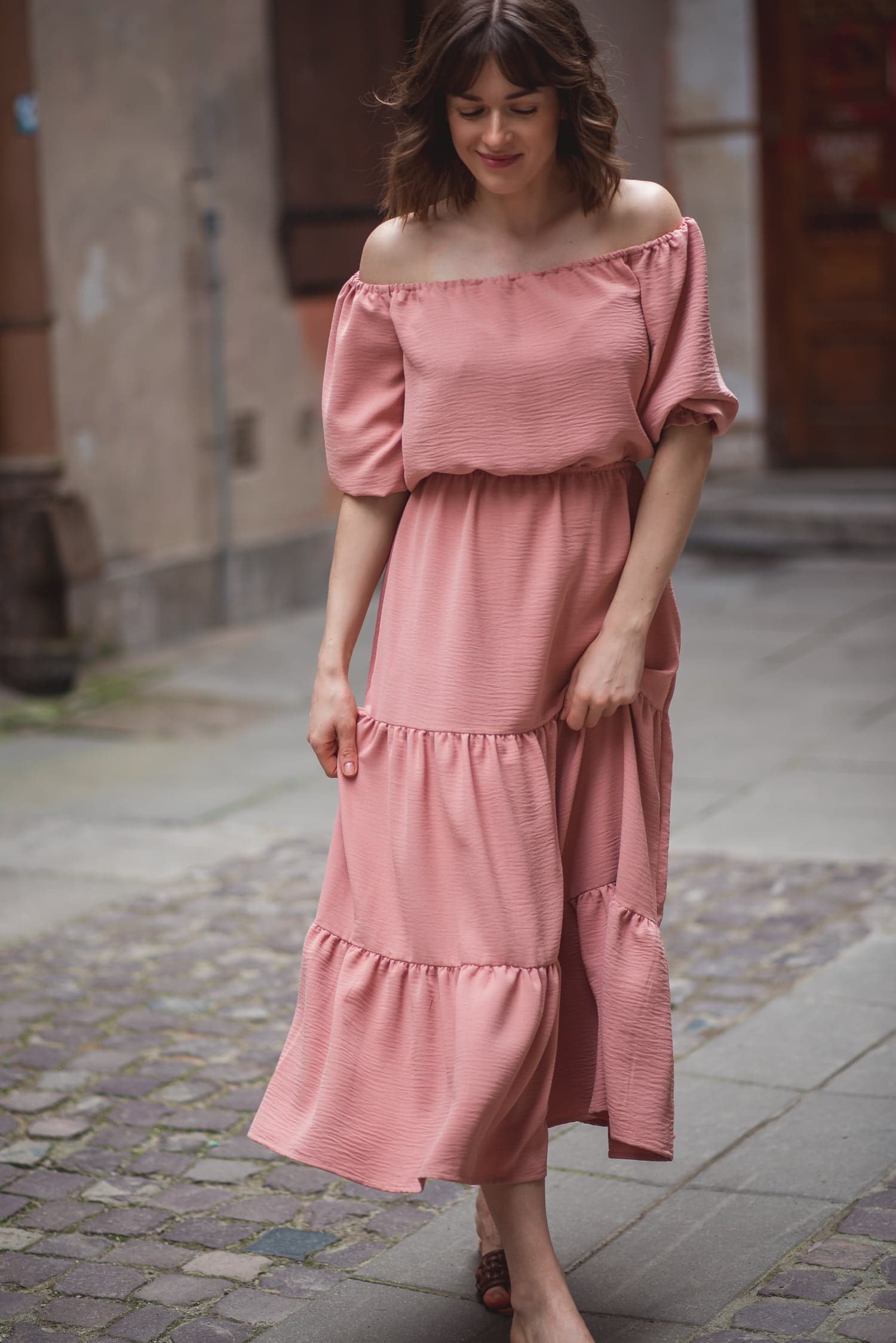 Sukienka PAOLA – brzoskwiniowy - zdjęcie 5