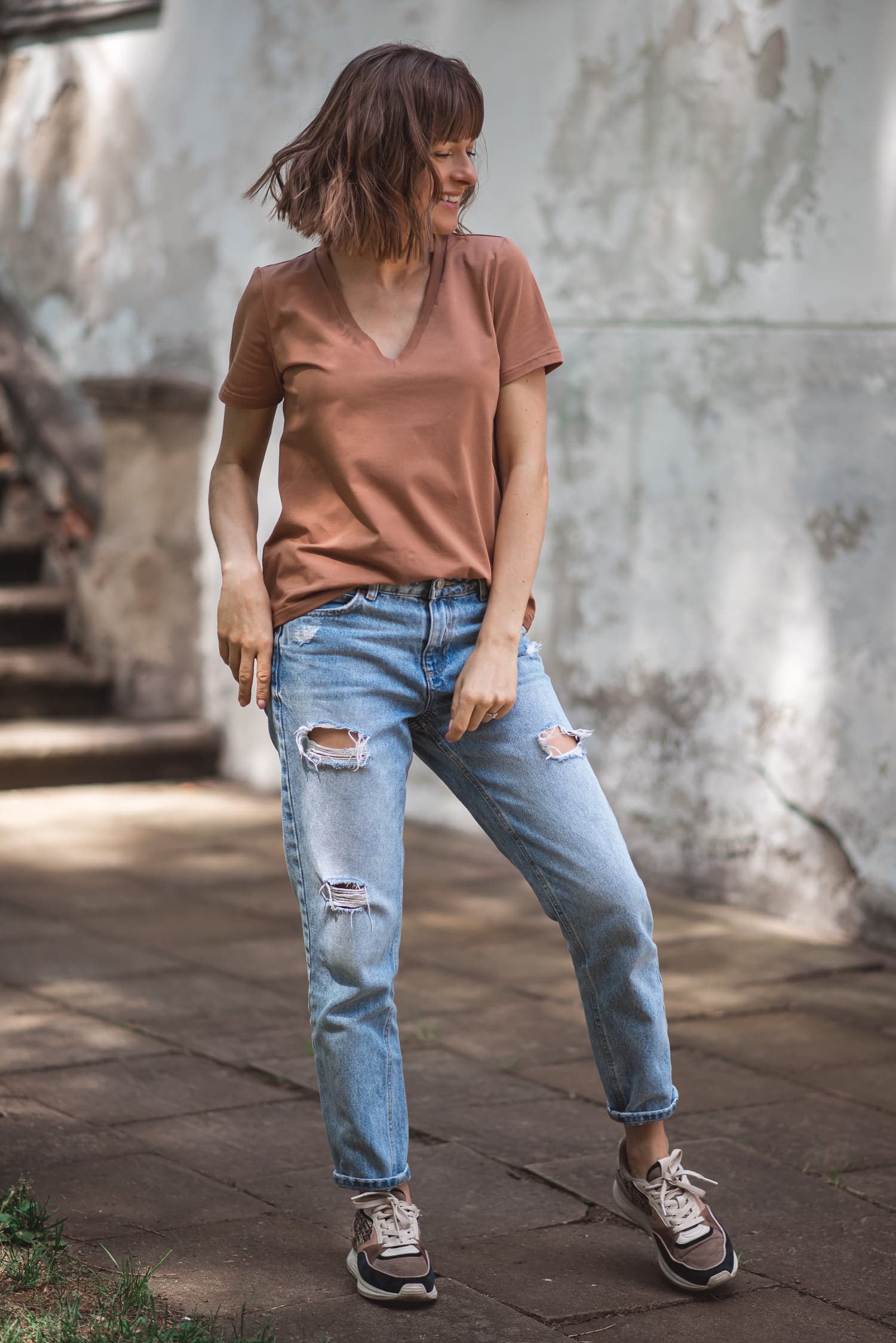 T-shirt BASIC V Brąz - zdjęcie 1