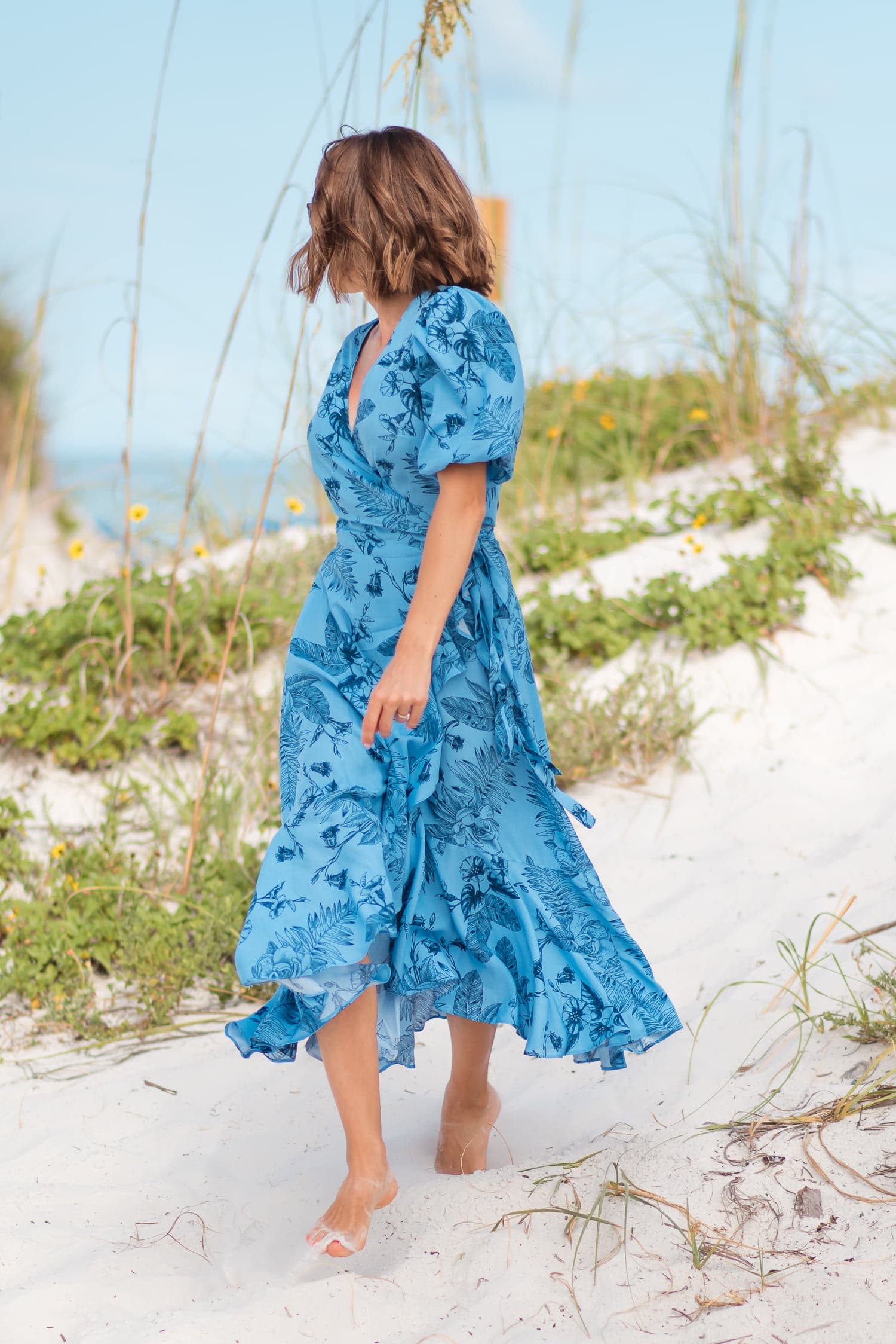 Sukienka kopertowa Kamili - niebieska - zdjęcie 3